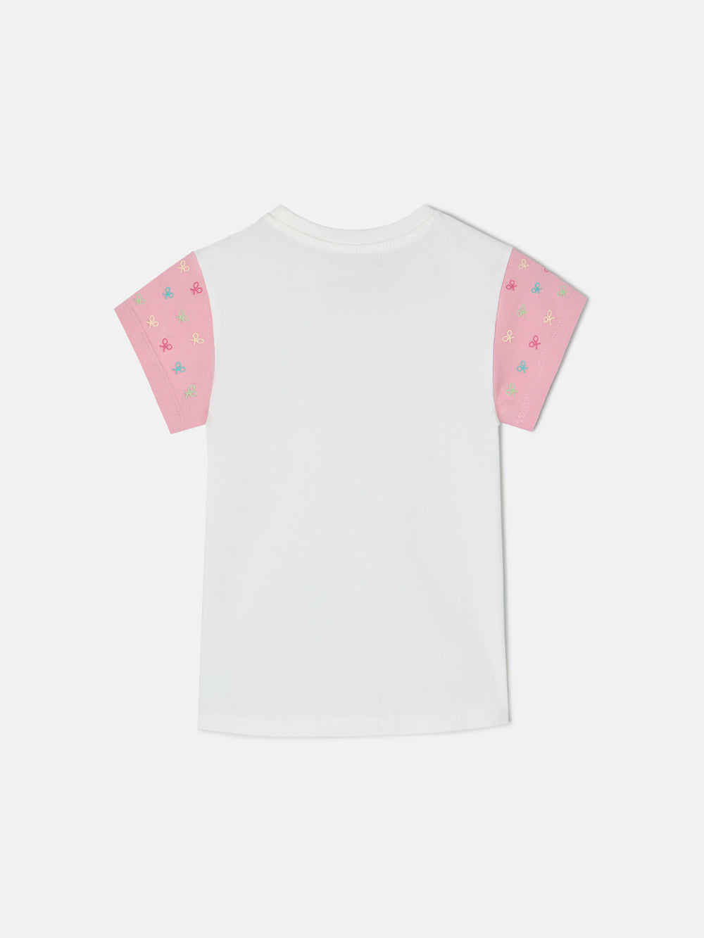 T-shirt de menina branca com mangas estampadas