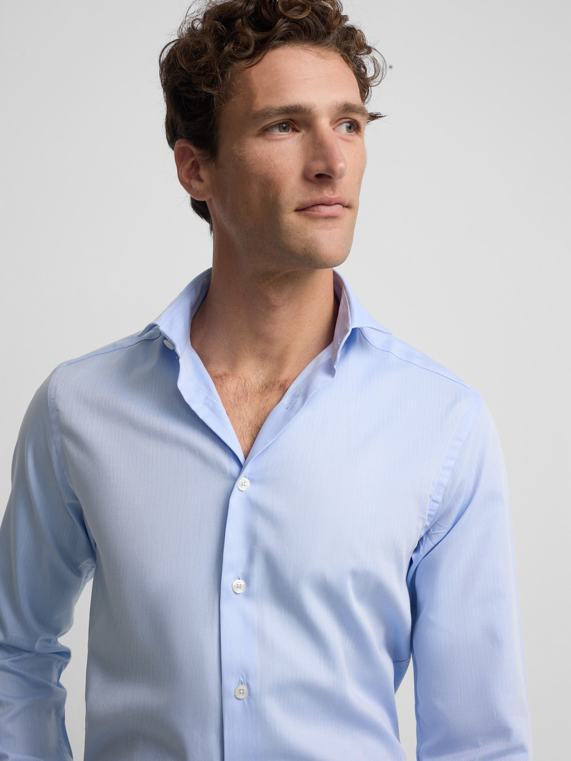 Camisa de vestir espinha punho duplo azul-claro