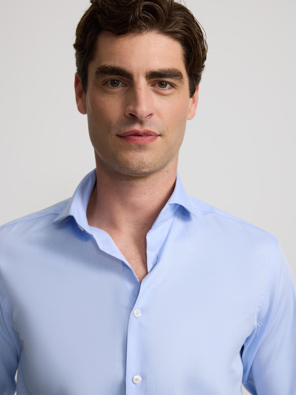 Camisa de vestir espinhada com punho duplo azul-claro