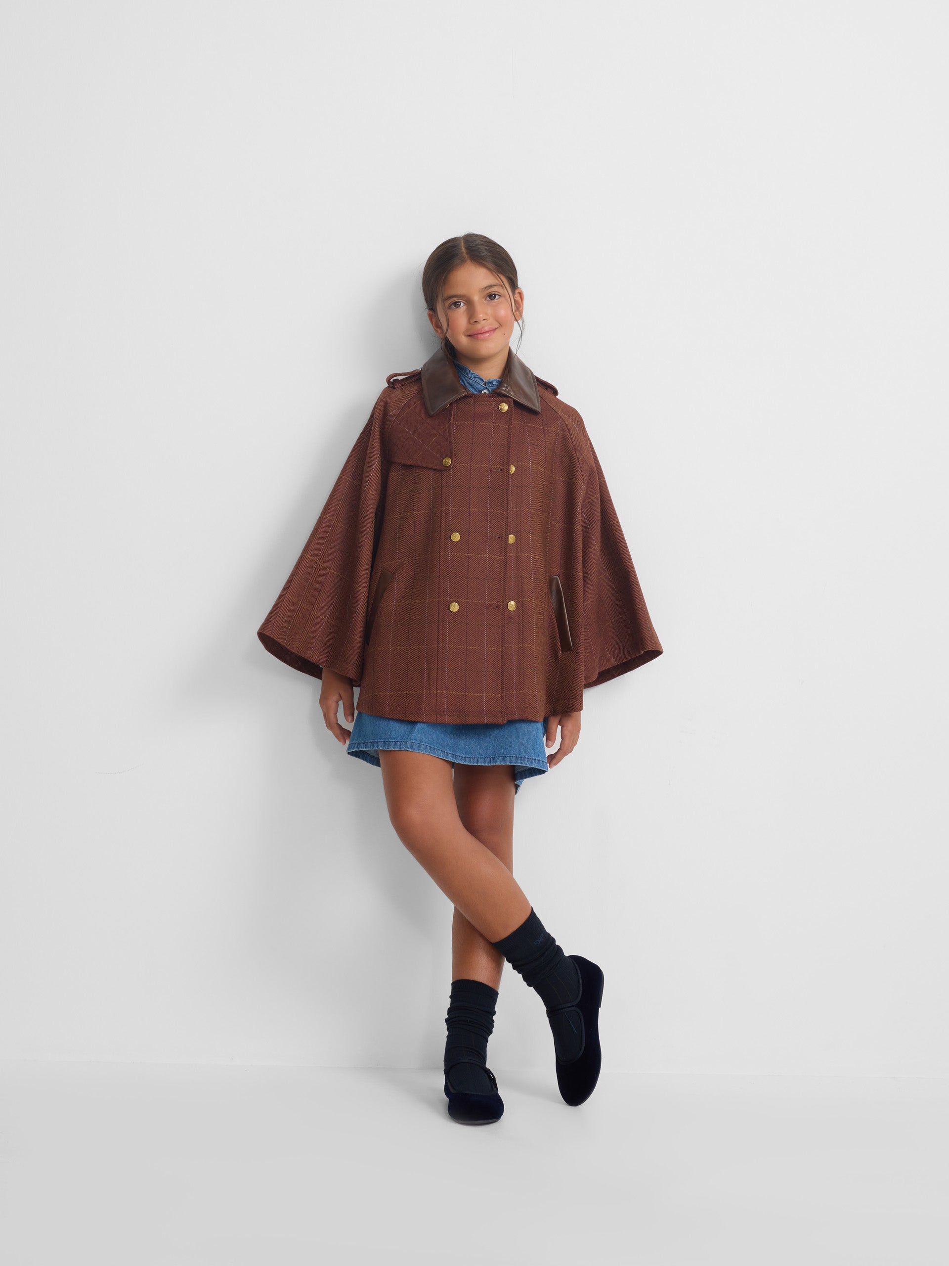 Capa girl detalles cuero cuadros marrones