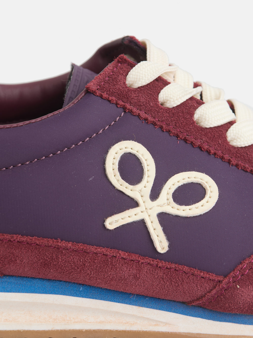 Burgundy racket girl running shoe