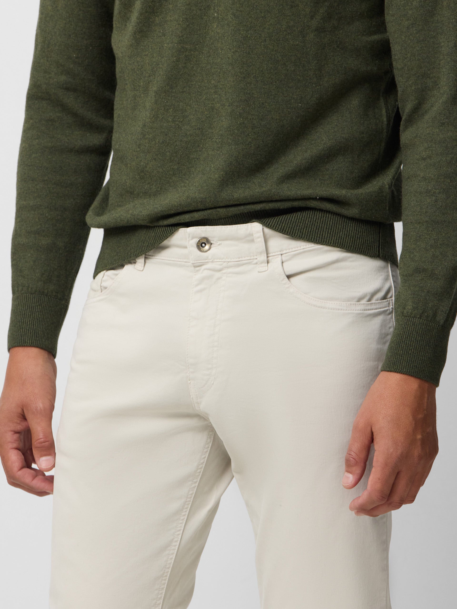 Pantalon cinq poches en velours côtelé beige clair