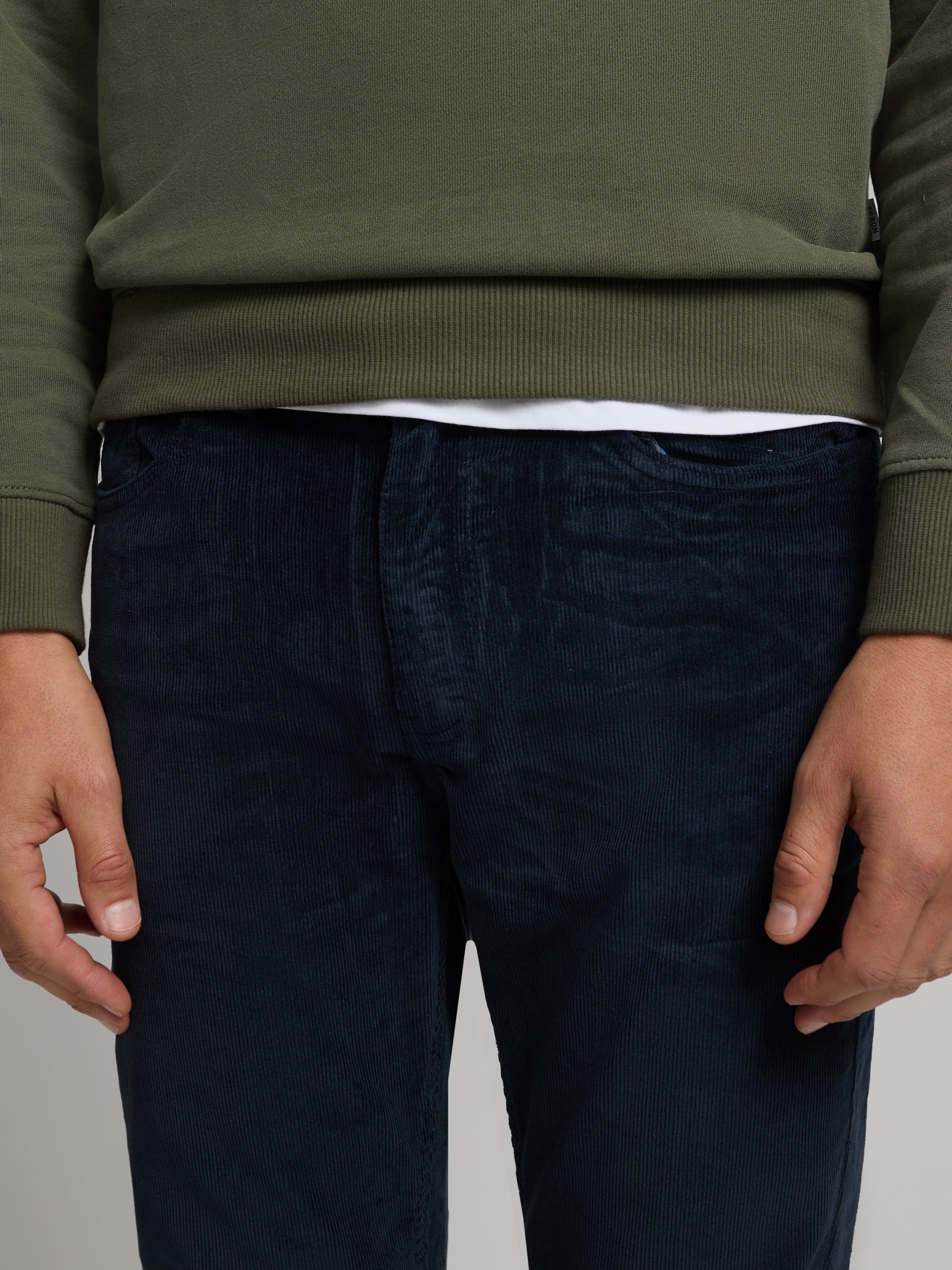 Calças desportivas de cinco bolsos em bombazina azul-marinho