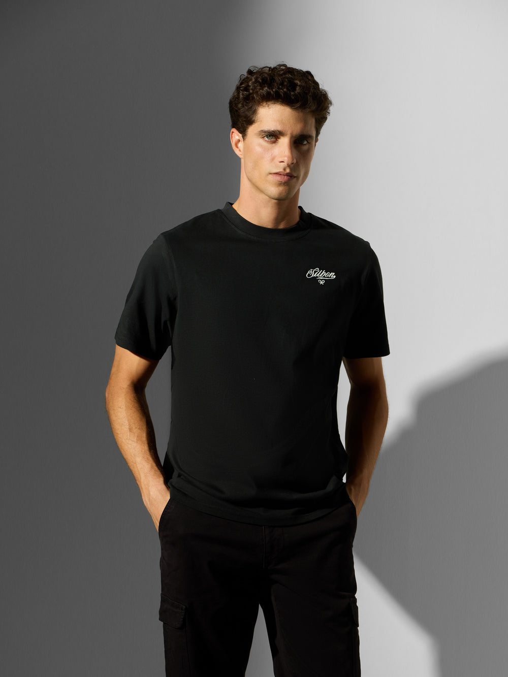 T-shirt mini logo noir avec lettres en silicone