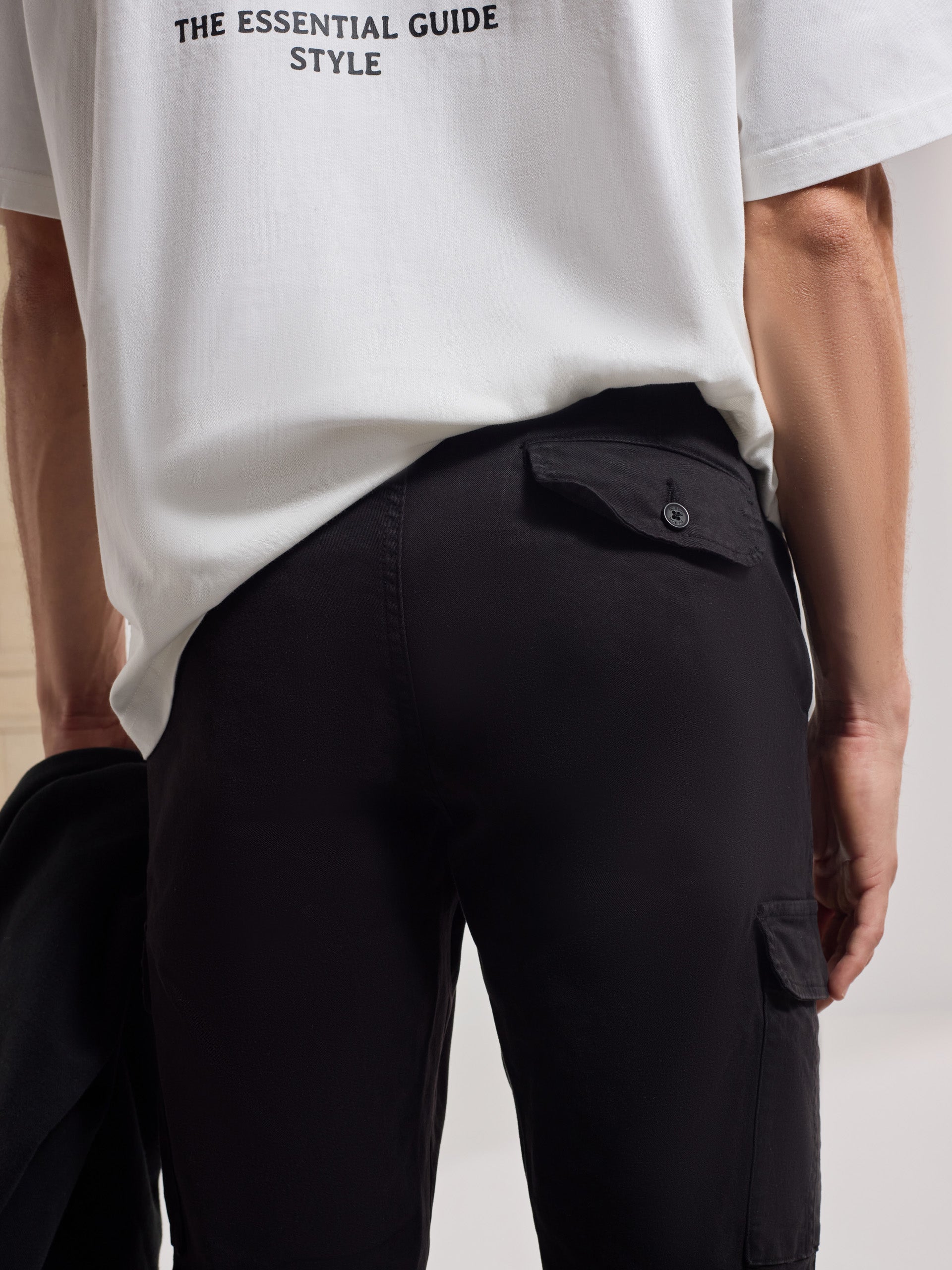 Pantalon sport cargo dark negro