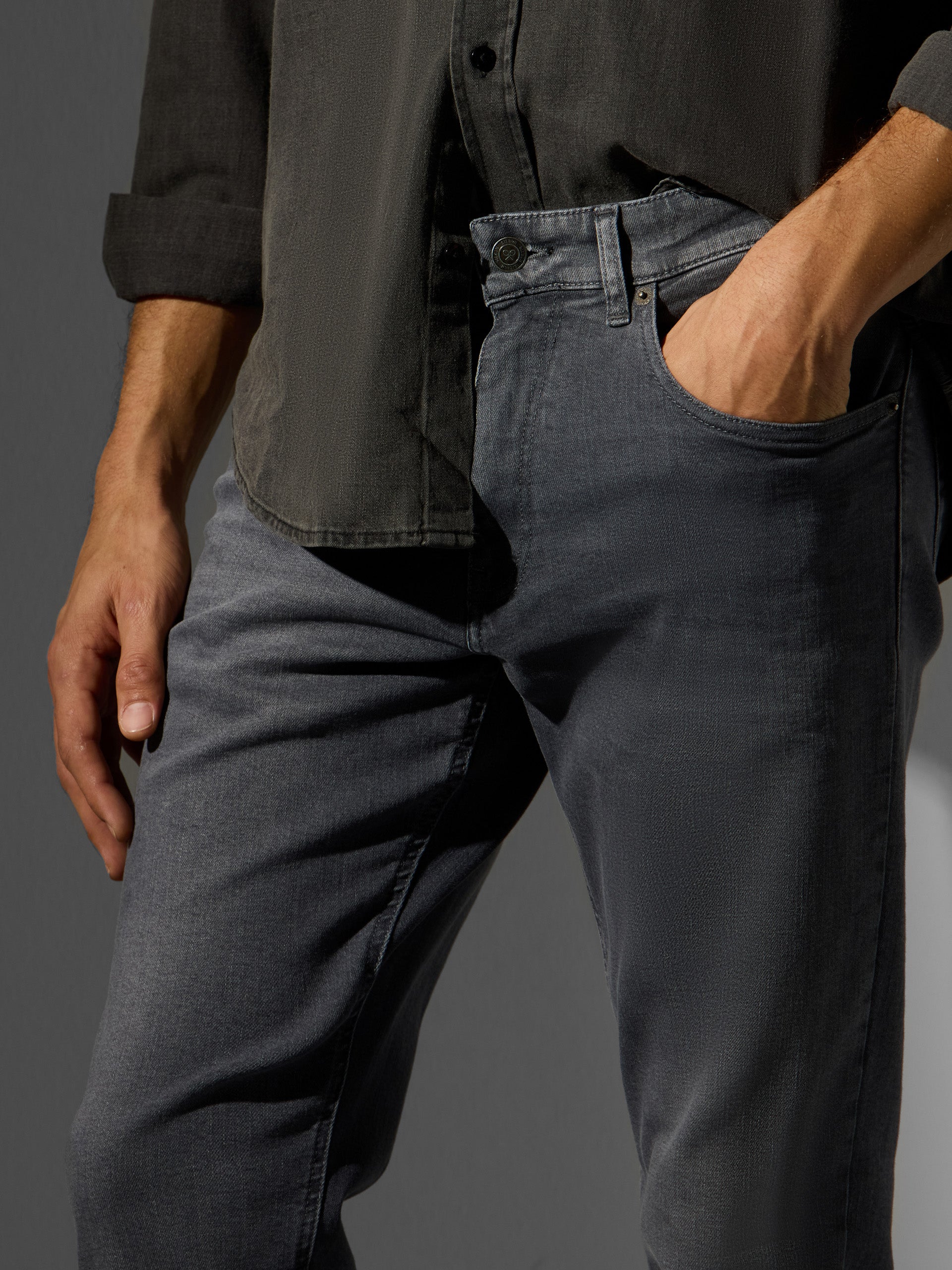 Pantalon sport dark jeans gris