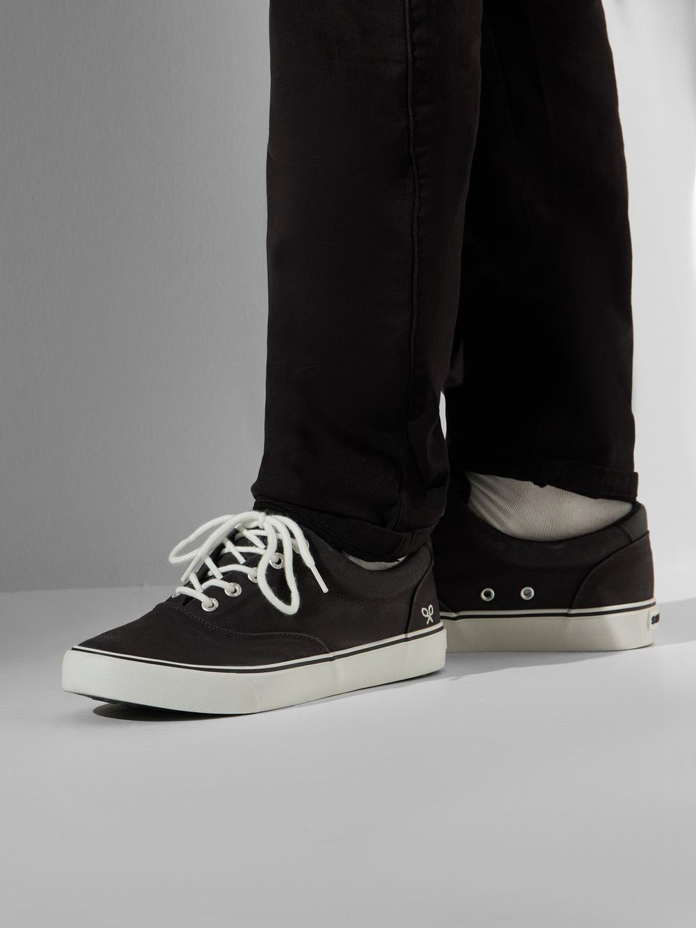 Zapatilla lona clasica dark negra