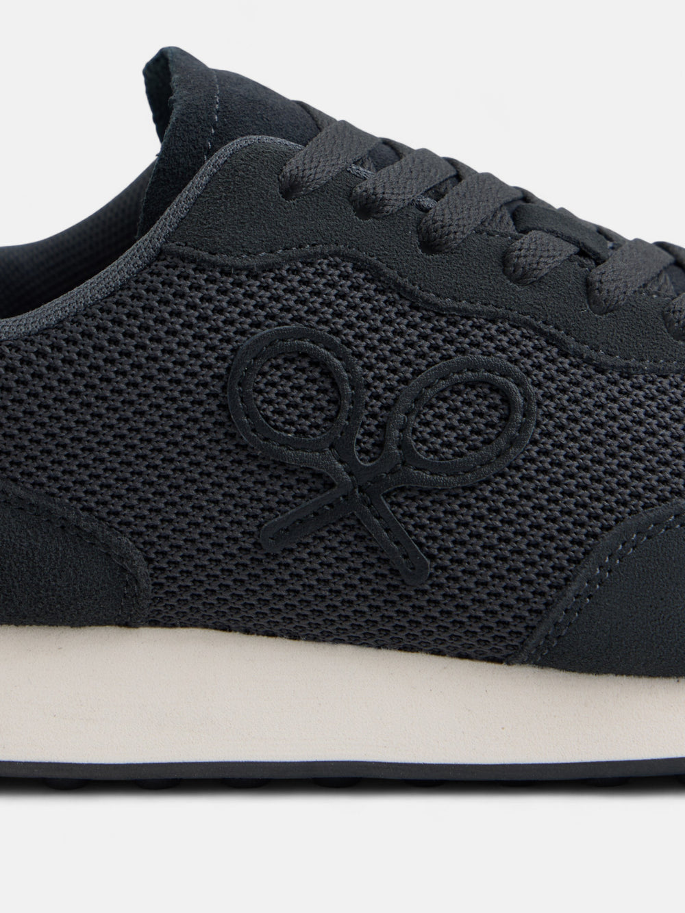 Zapatilla running dark negra