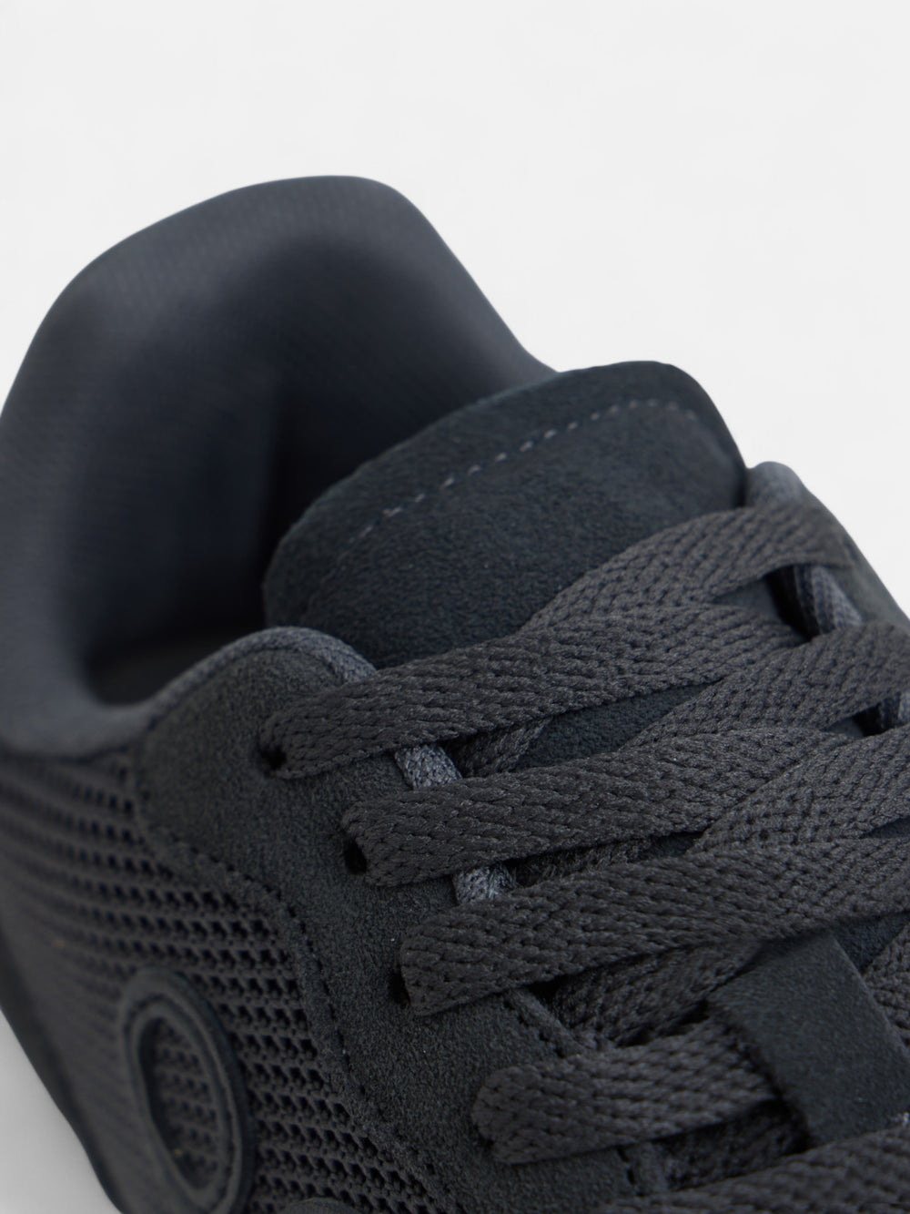 Zapatilla running dark negra