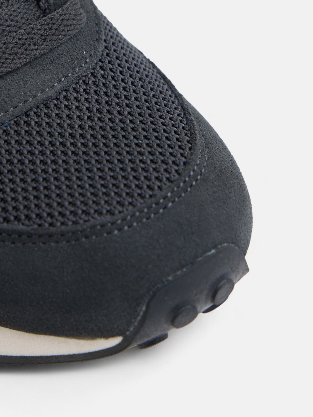 Zapatilla running dark negra