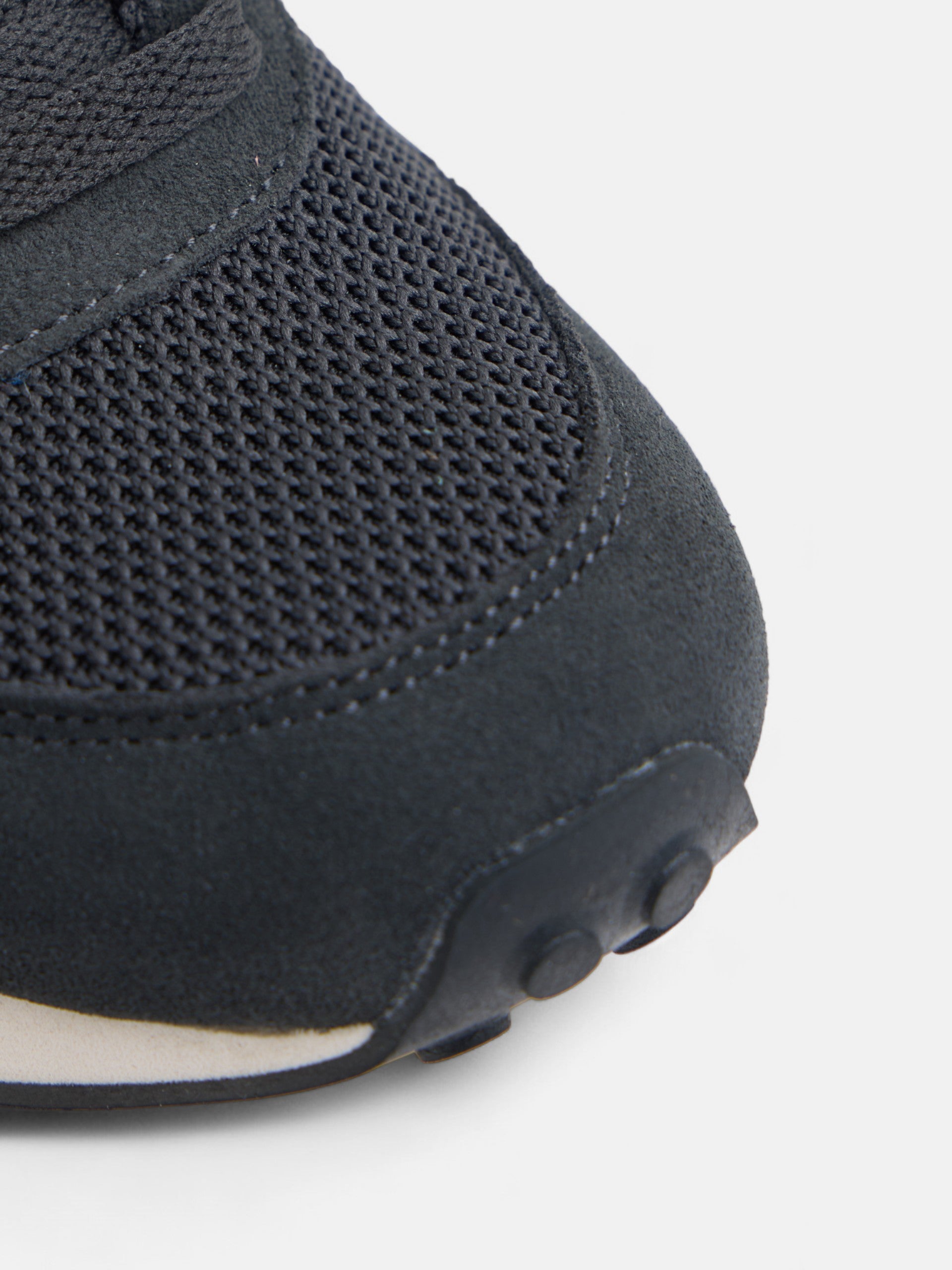 Zapatilla running dark negra