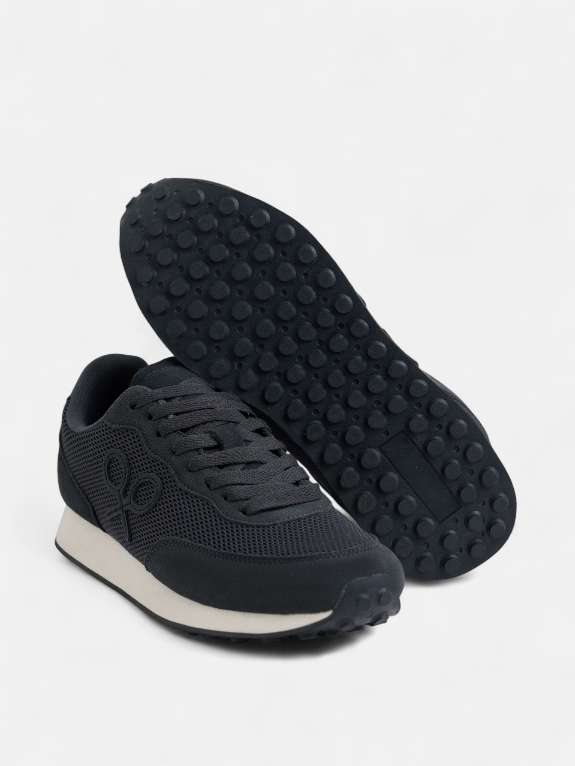 Zapatilla running dark negra