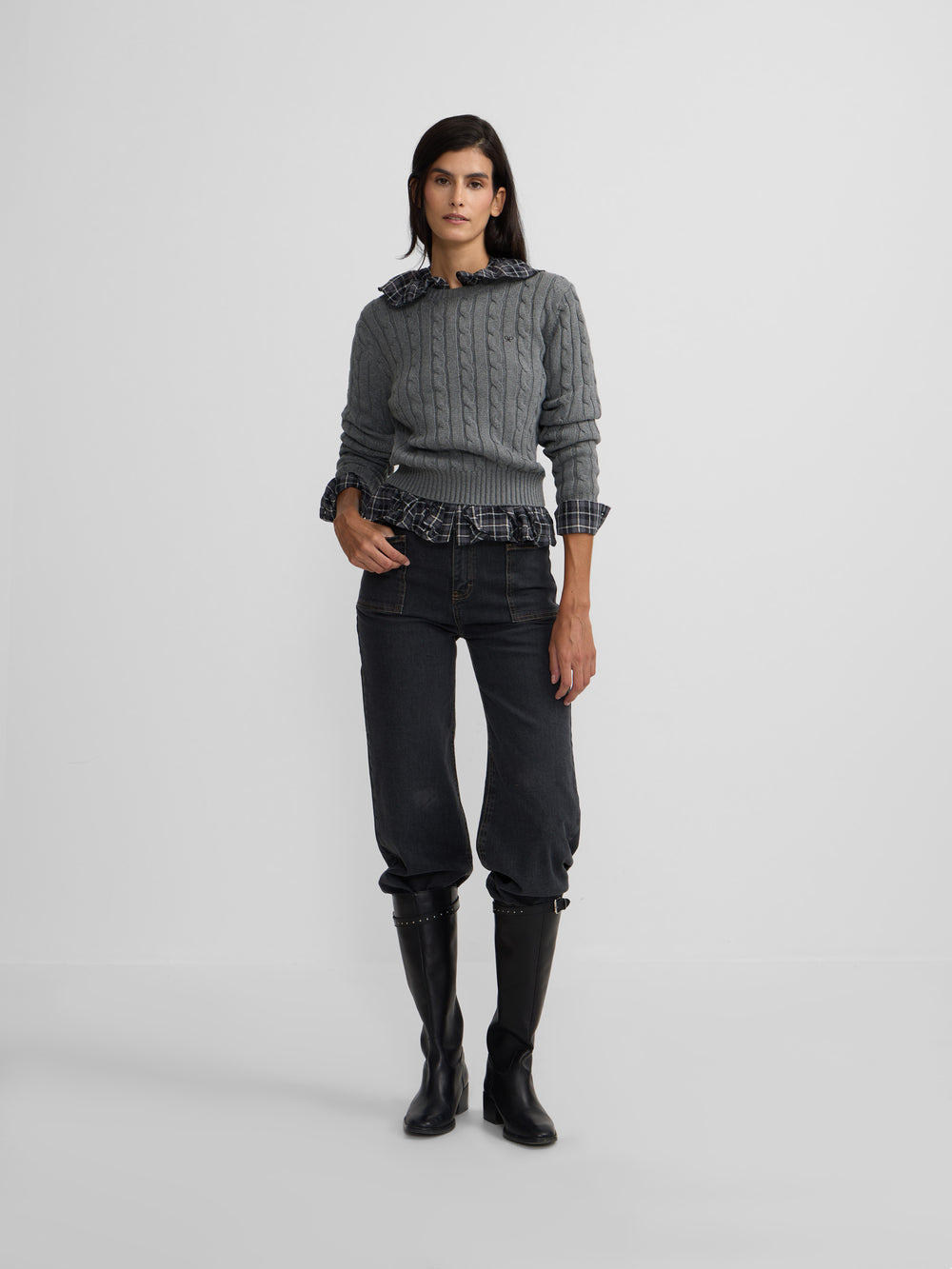 Pull en maille torsadée grise