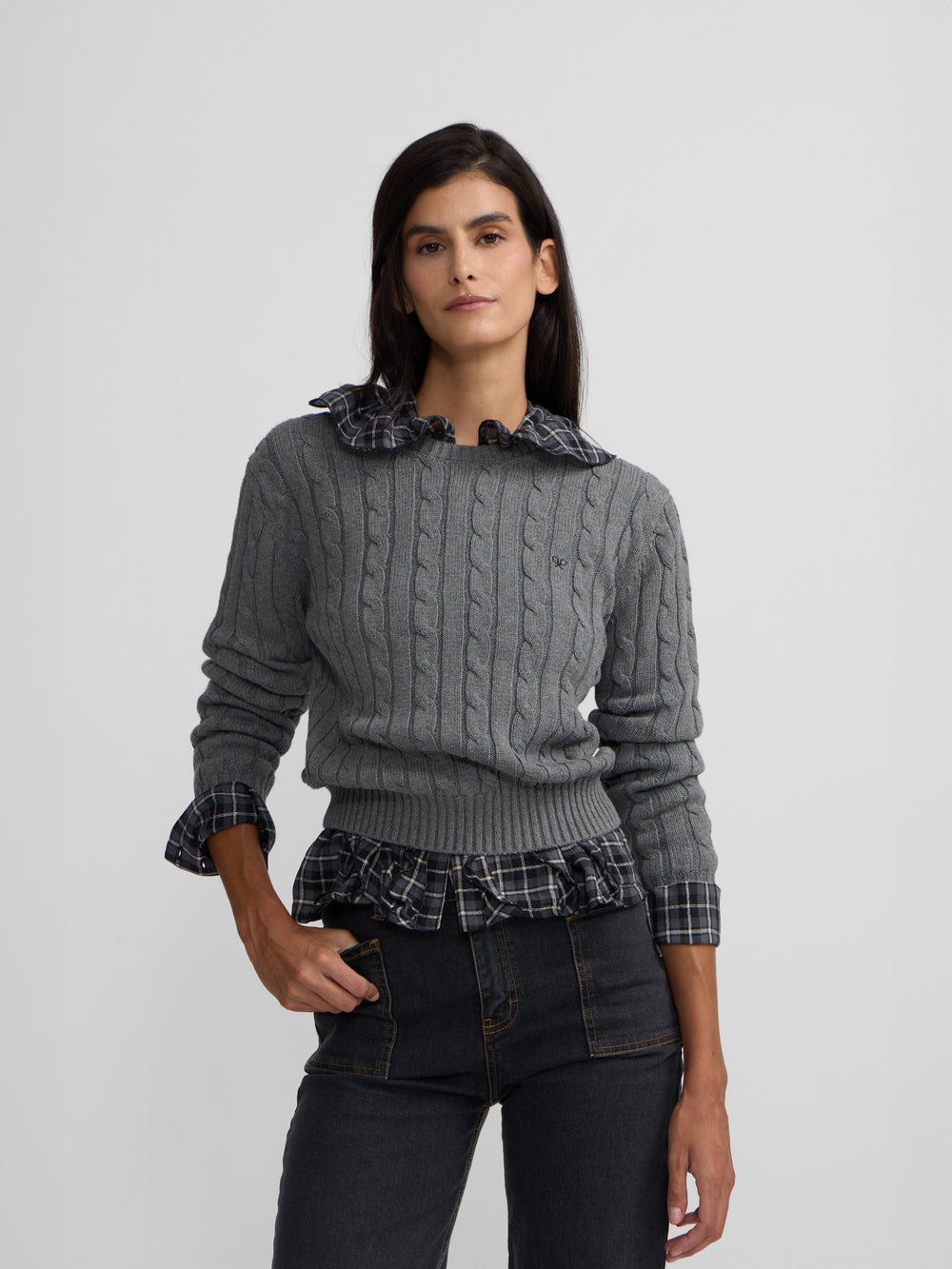 Pull en maille torsadée grise