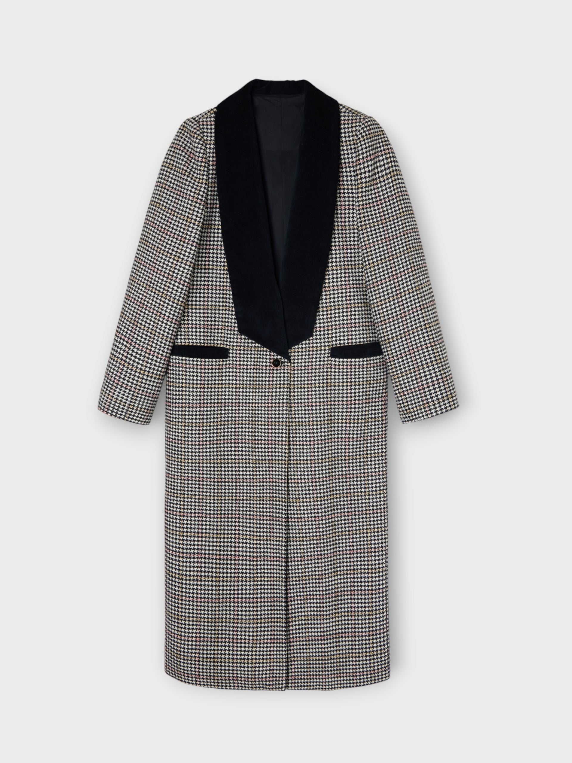 Casaco comprido com lapela aos quadrados em cru e preto
