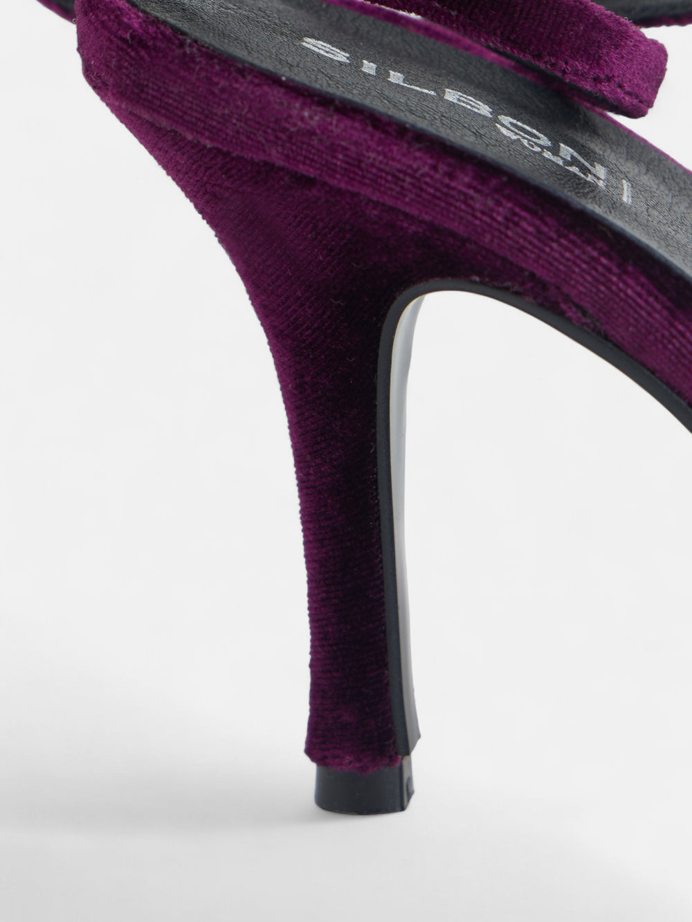 Sandália de salto em veludo borgonha