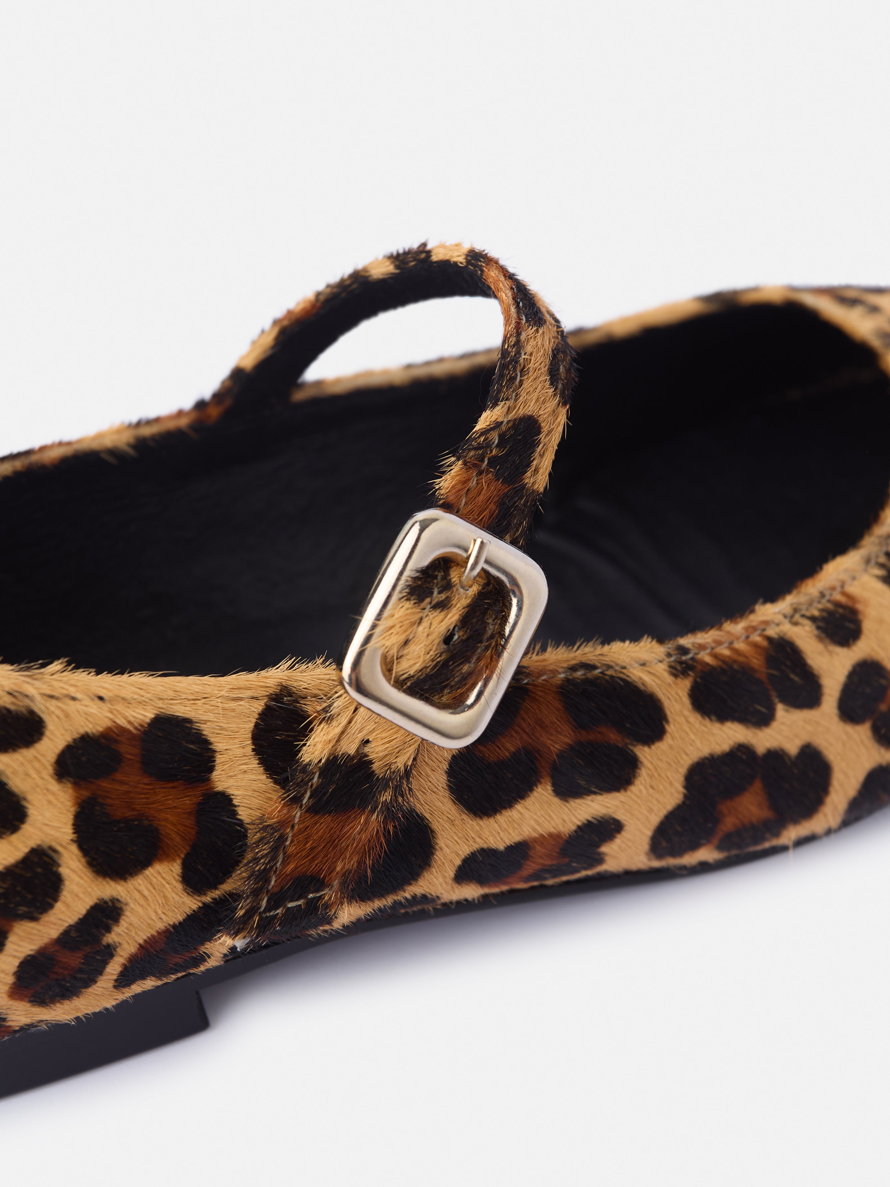 Brown animal print leather ballerina