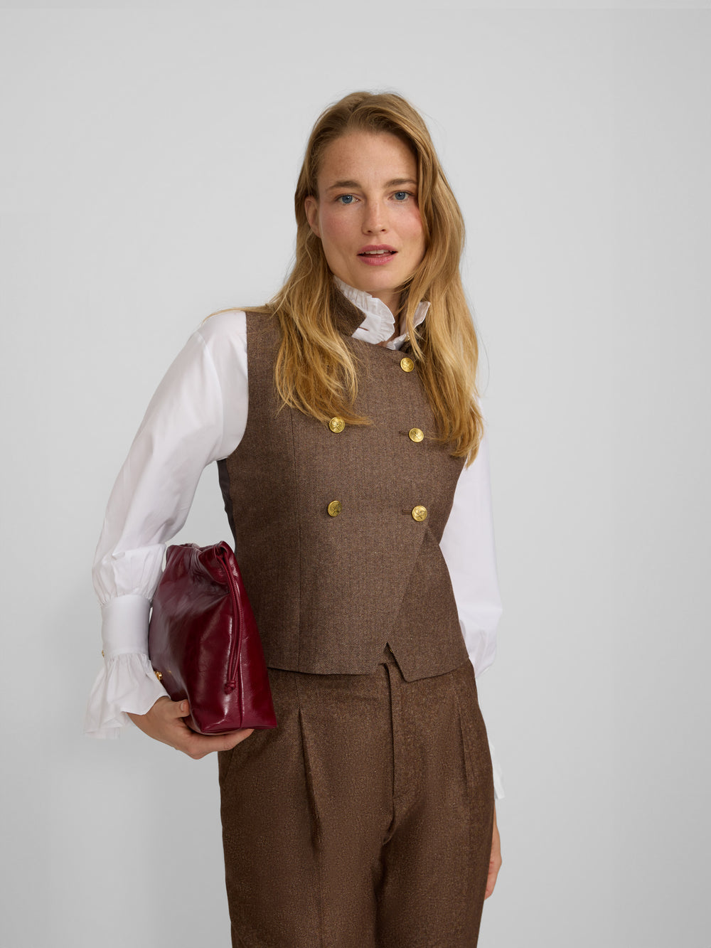 Chaleco cruzado botones espiga marron