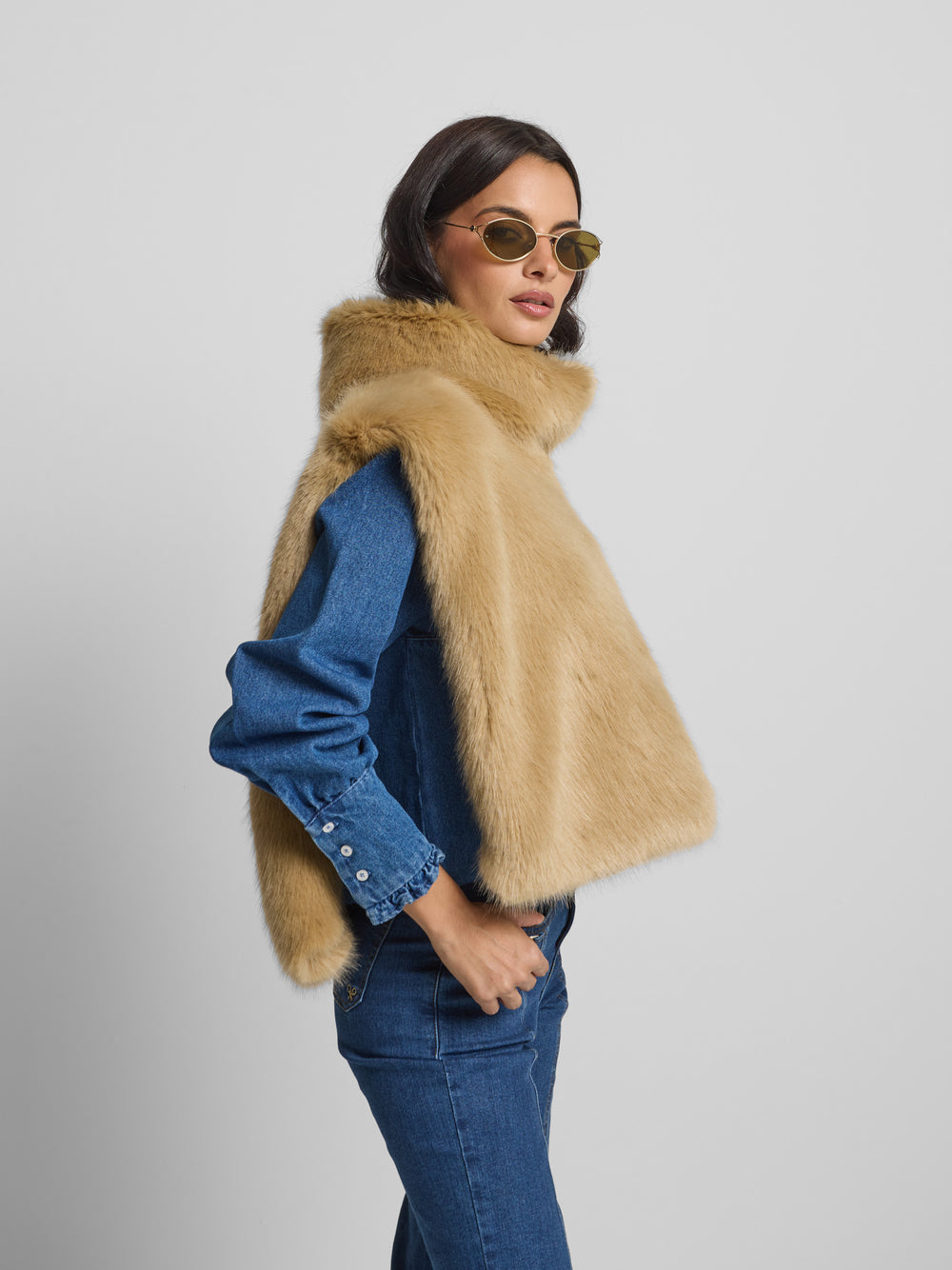 Chaleco cuello pelo beige