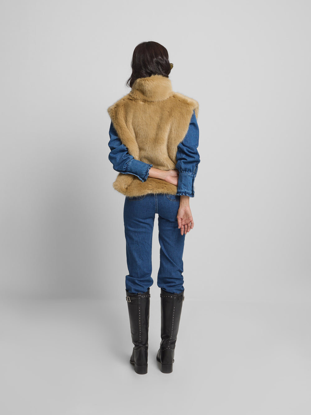 Chaleco cuello pelo beige