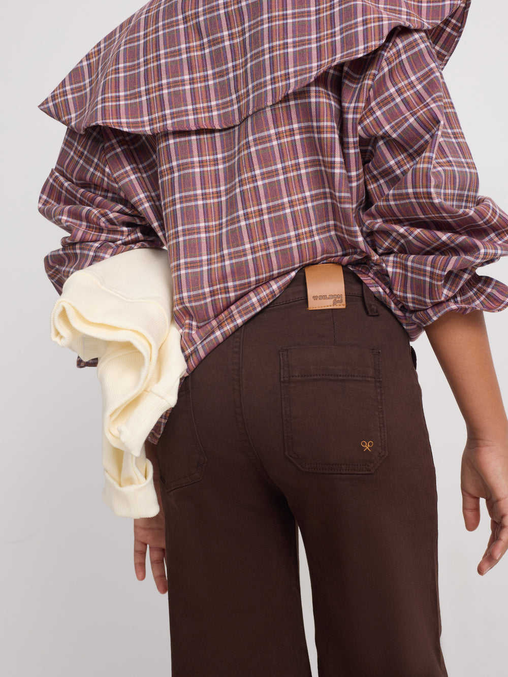 Pantalon girl bolsillos trenza marron