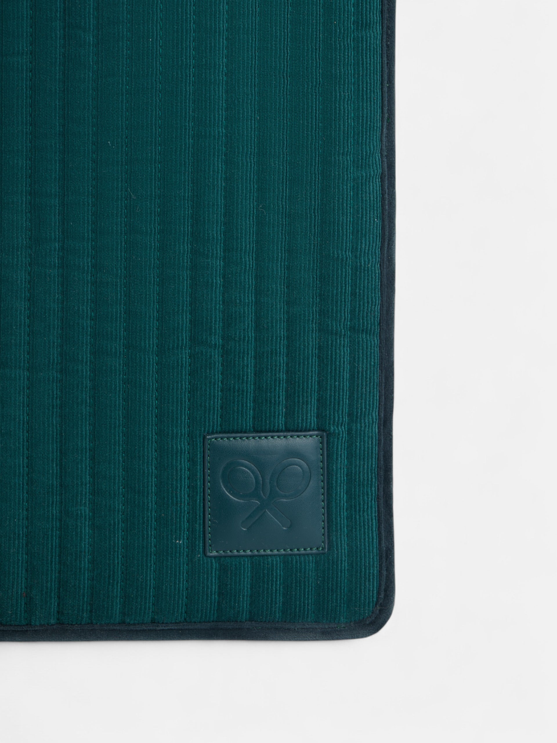 Funda portatil acolchada pana verde