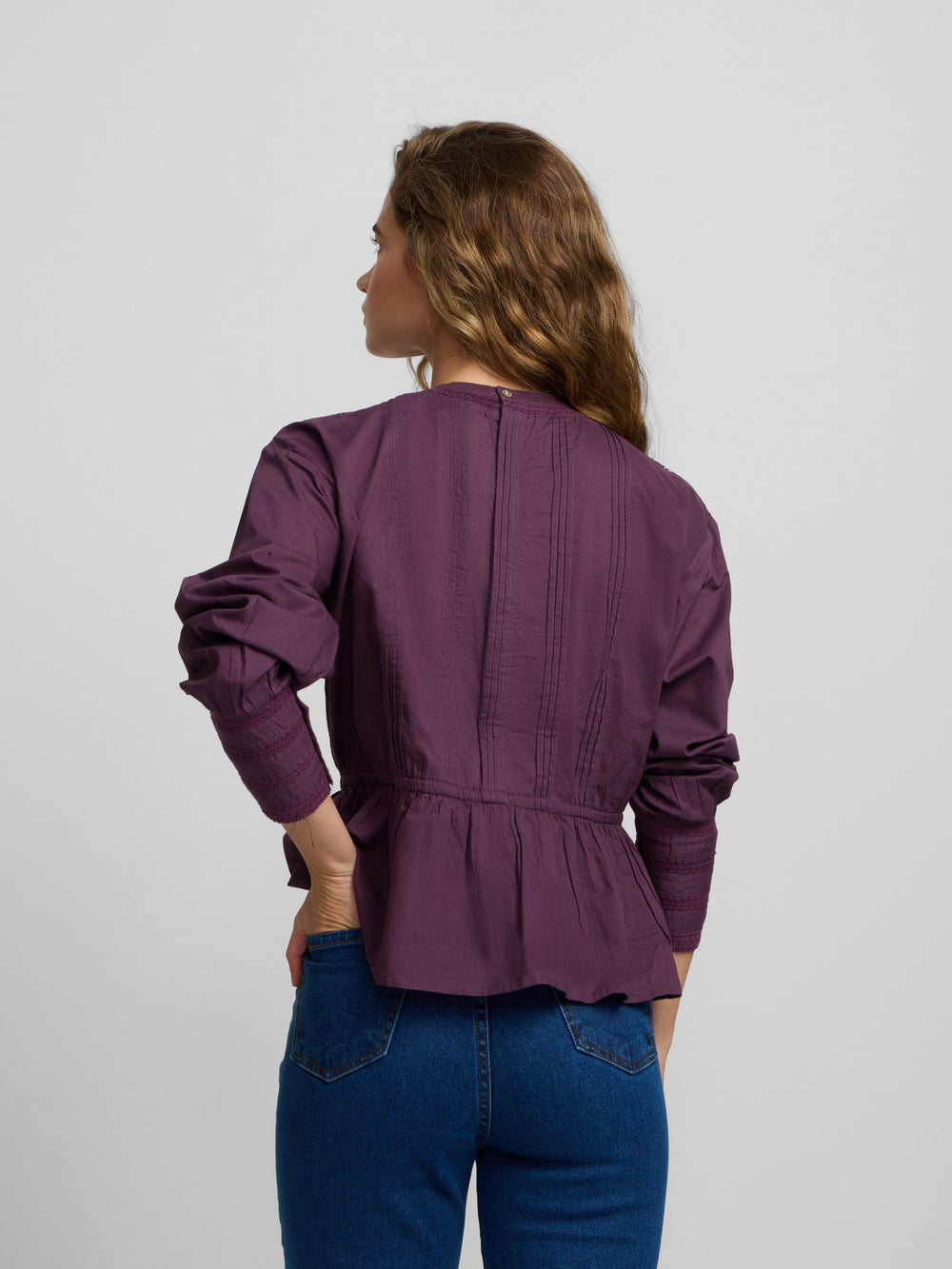 Blusa bordados morada