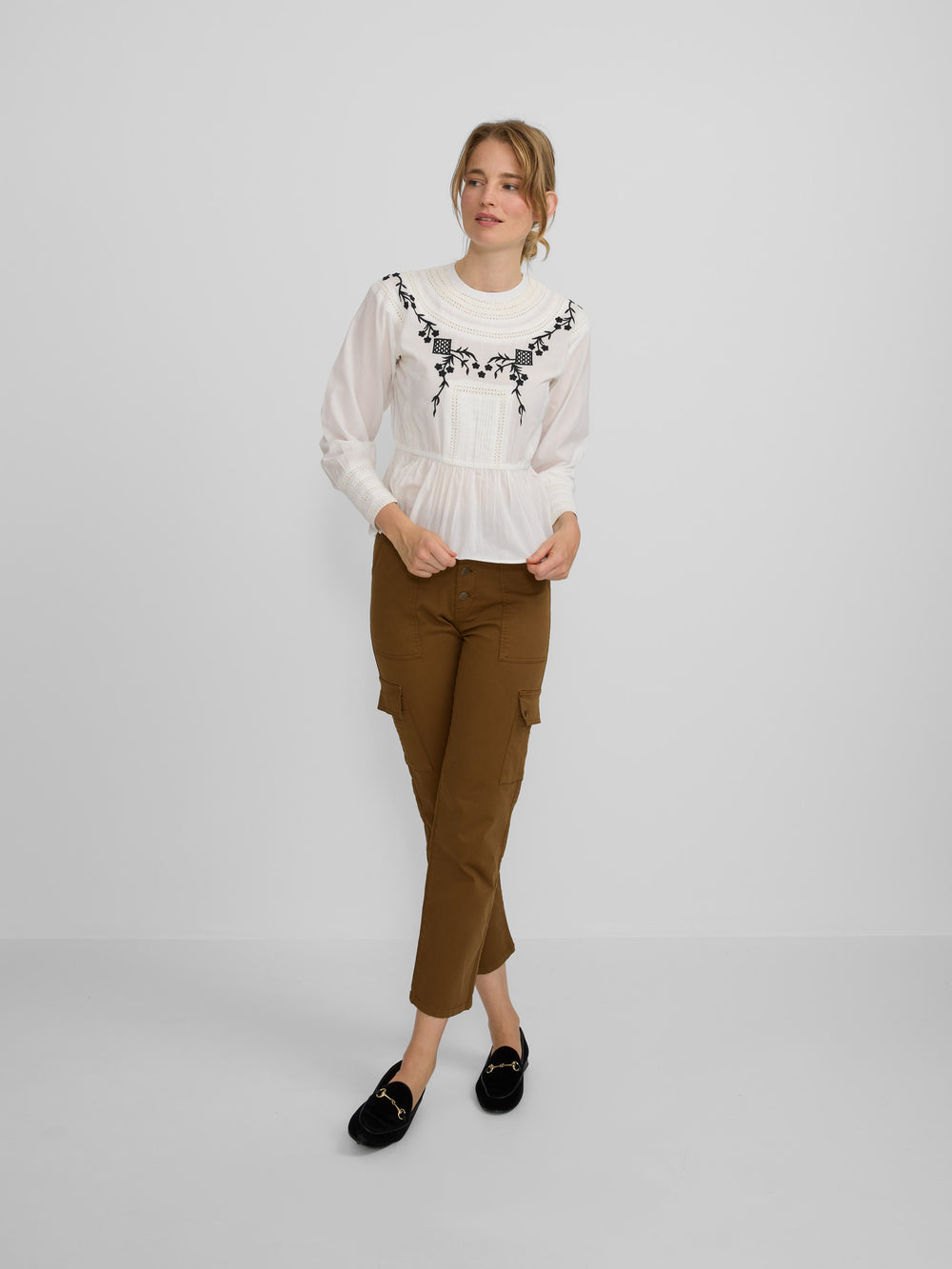 Blusa bordados blanca