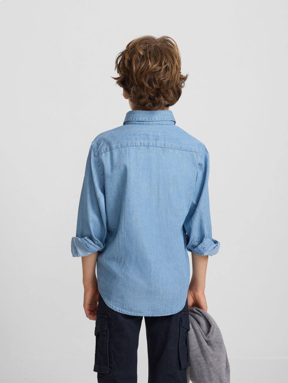 Camisola desportiva de criança em ganga azul clara