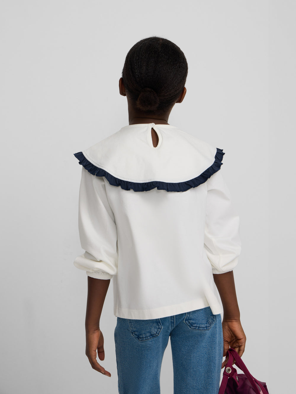 Camisola de menina de manga comprida com gola bobo em cru