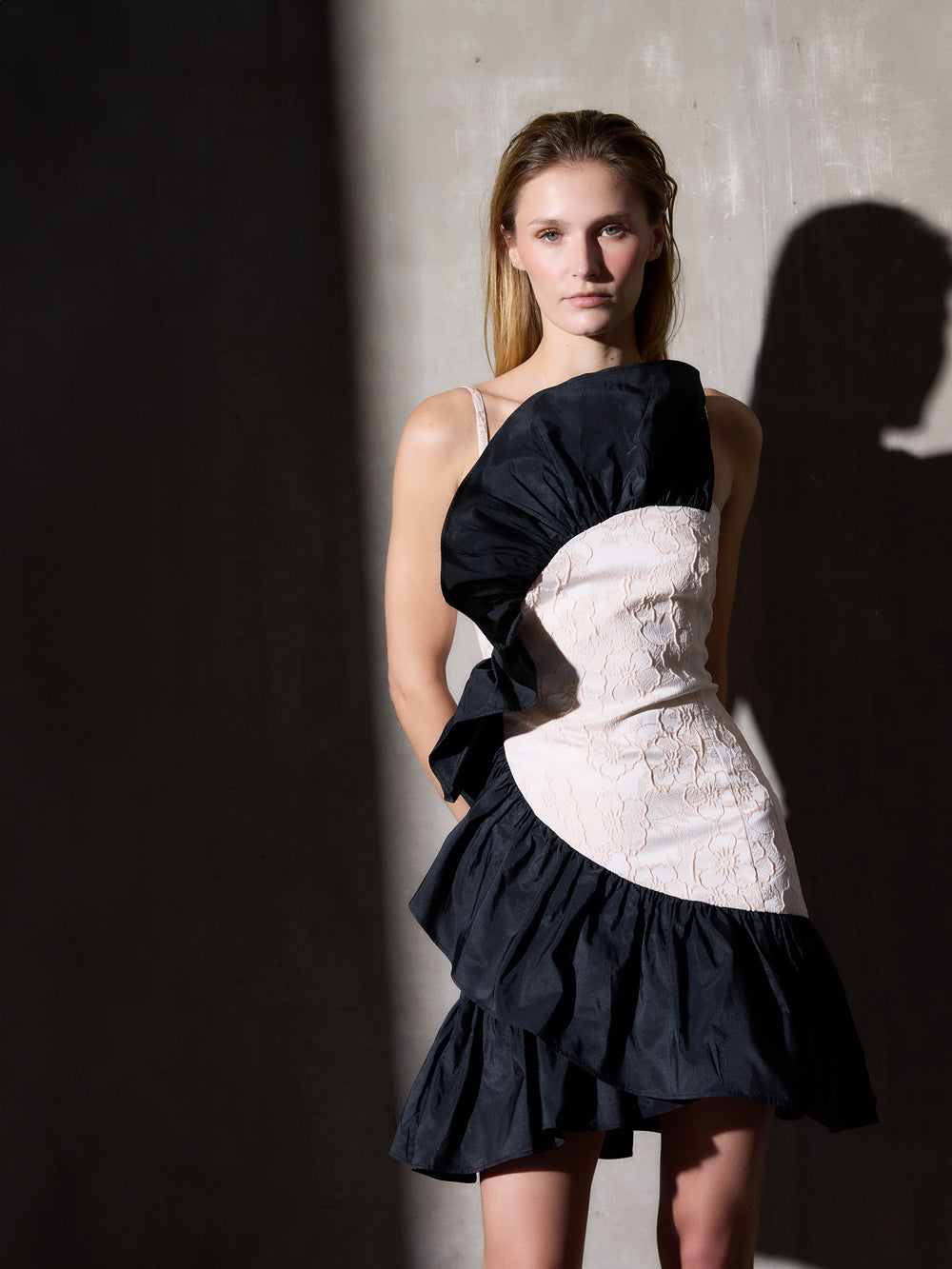 Vestido CaprileXSilbon bicolor volante marfil