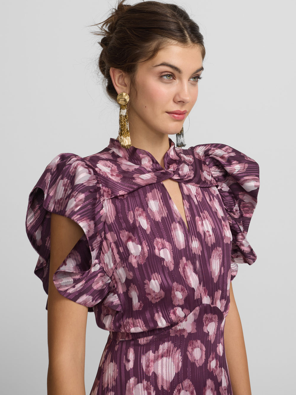 Vestido largo cuello cruzado estampado granate