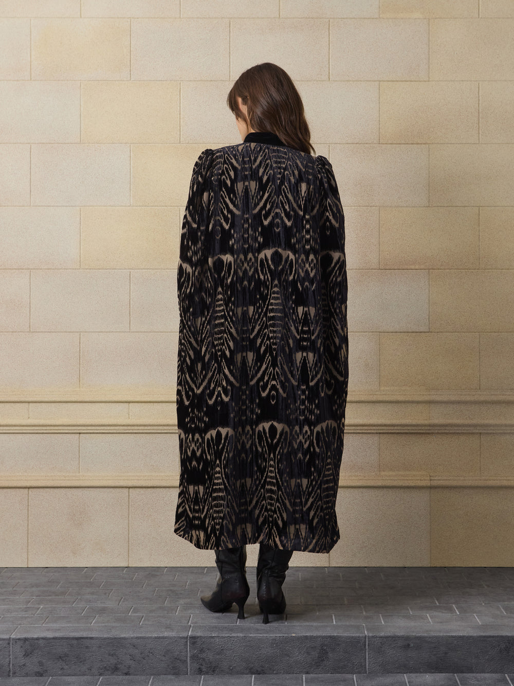 Kimono unique estampado ikat negro