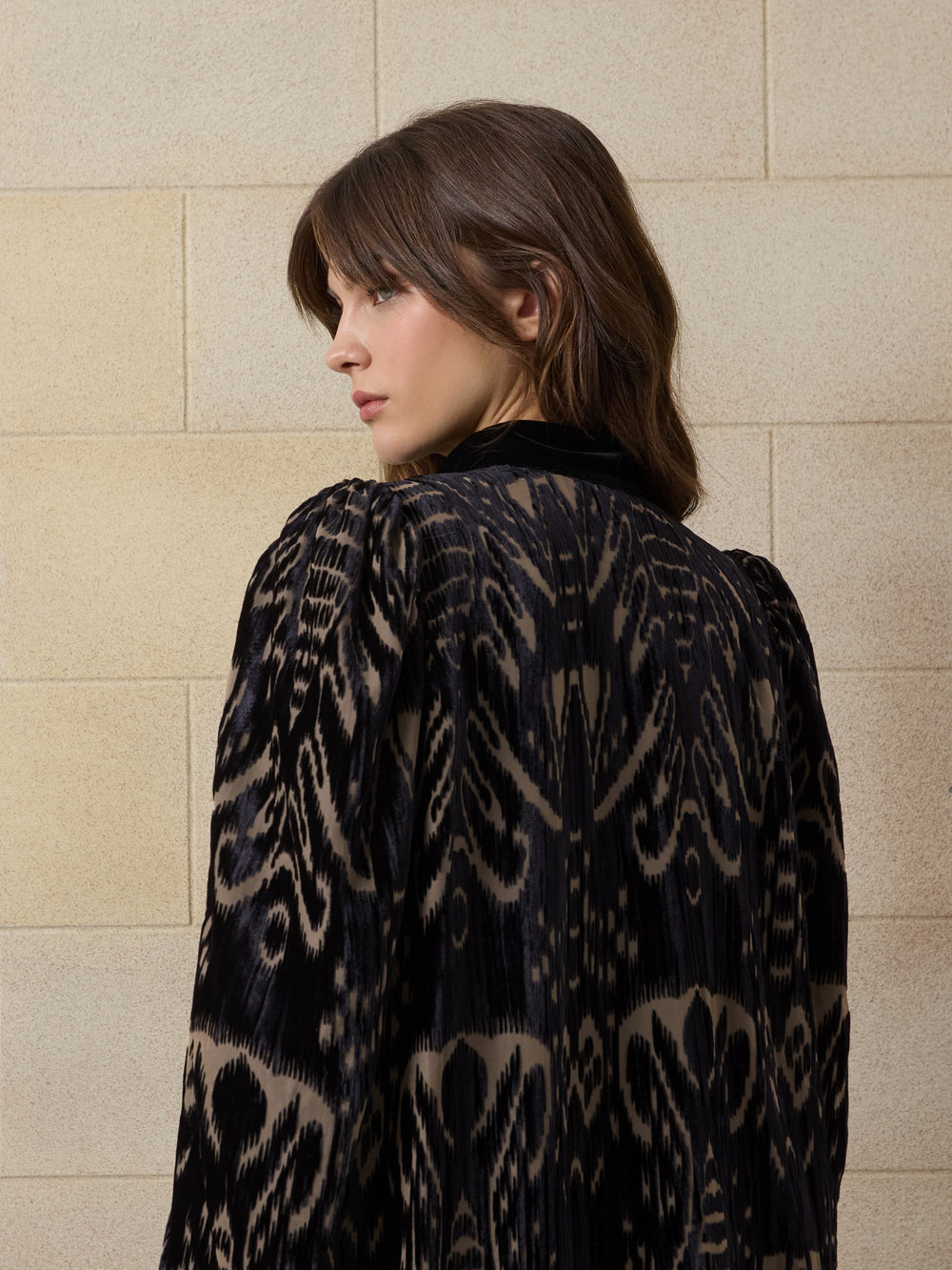 Kimono unique estampado ikat negro