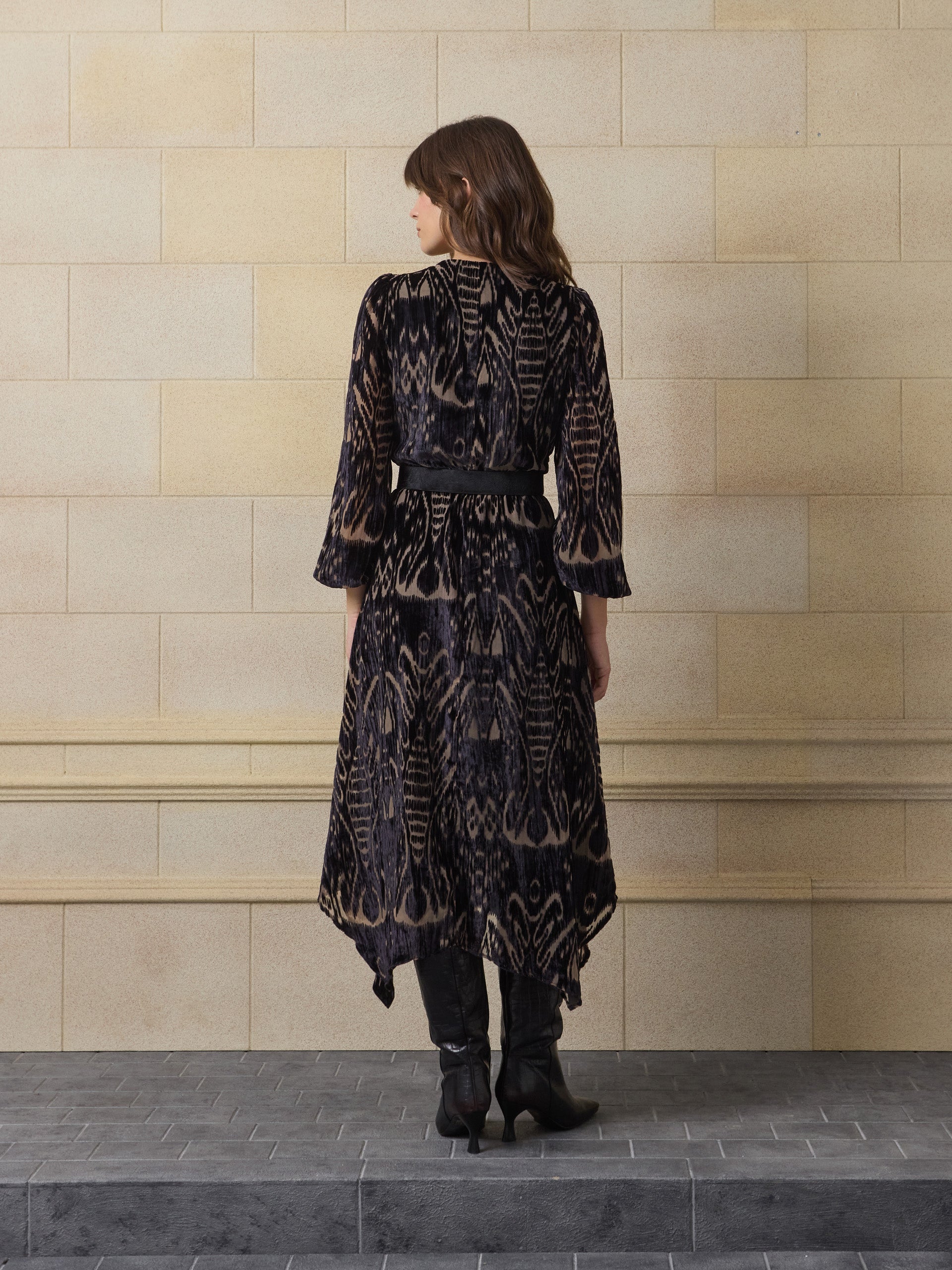 Vestido unique midi estampado ikat negro