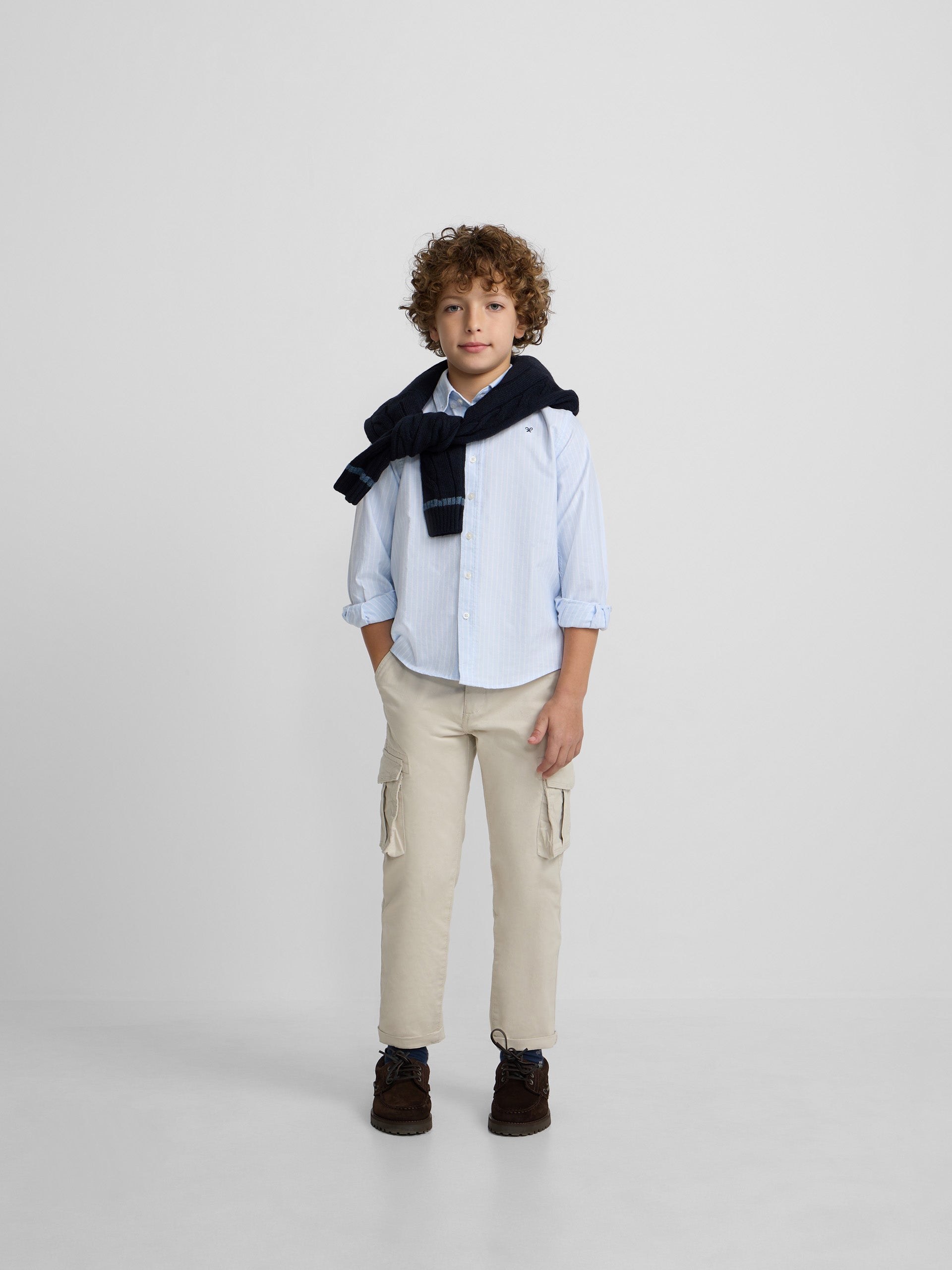 Camisa sport oxford criança azul claro com risca fina branca