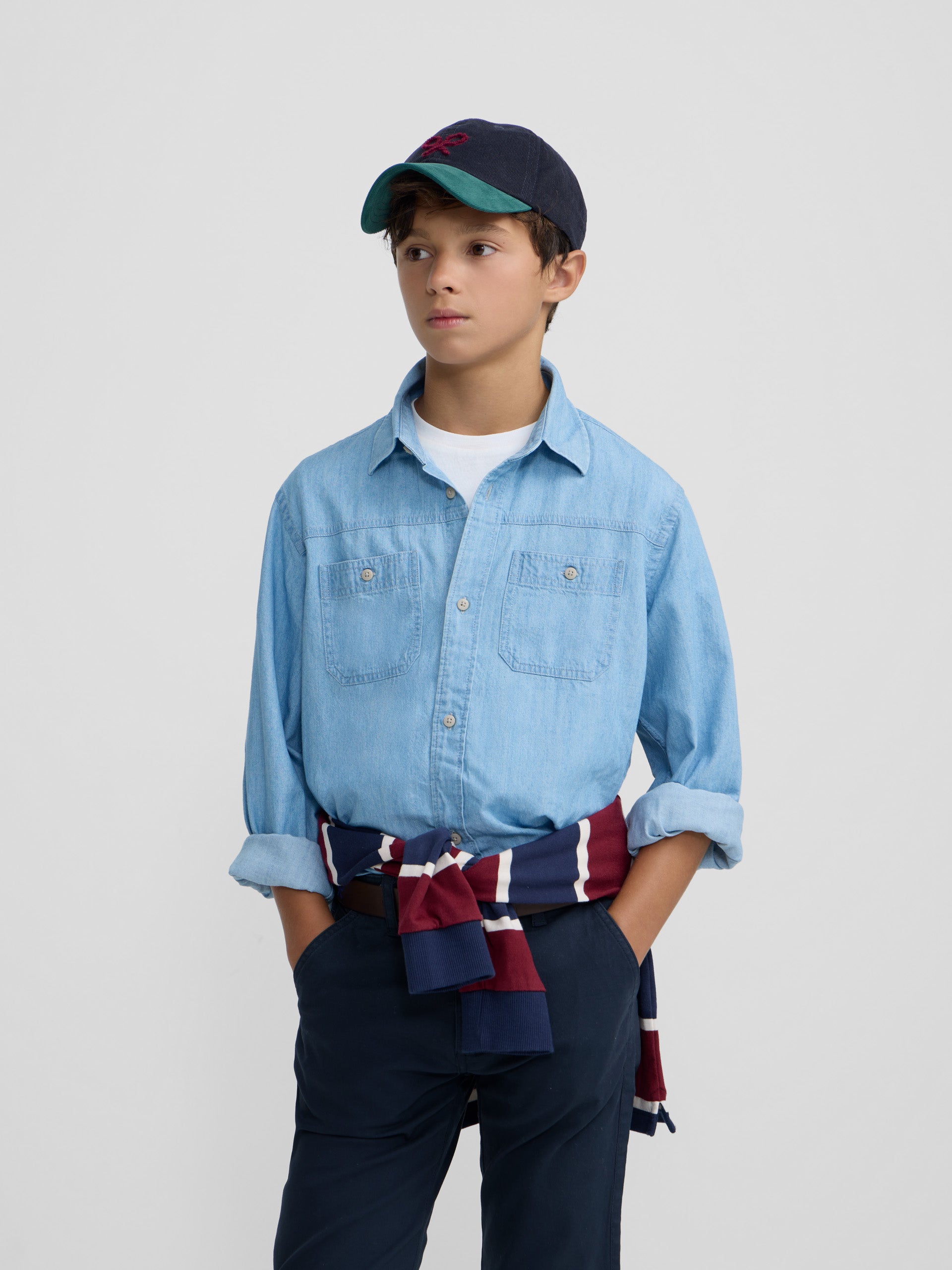 Kids' denim sport shirt with light blue pockets