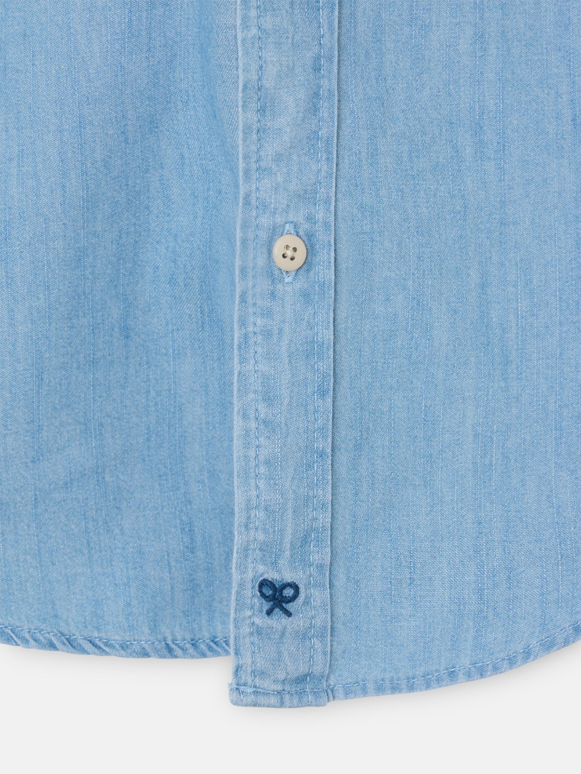 Kids' denim sport shirt with light blue pockets