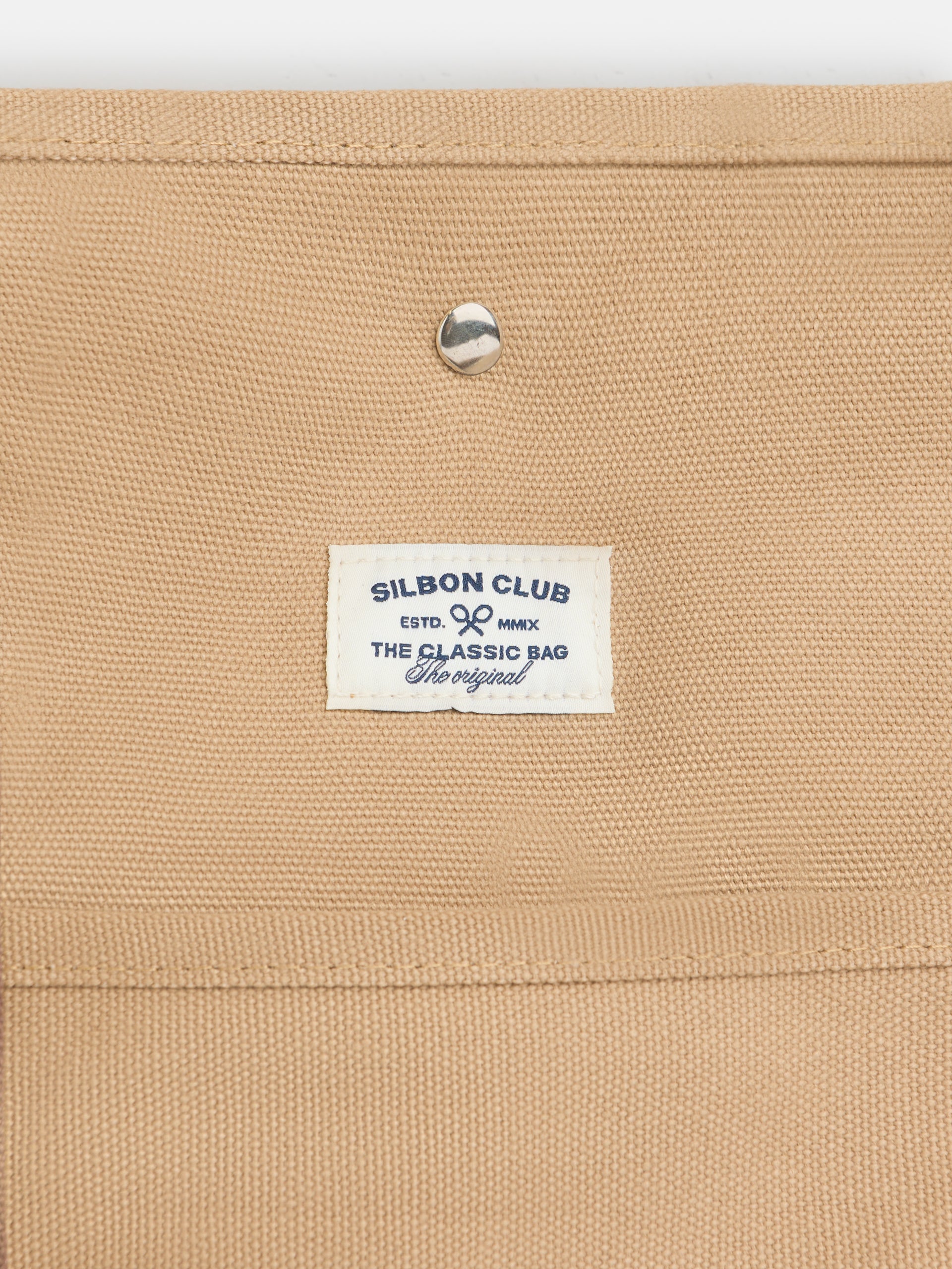 Classic two-tone camel tote bag