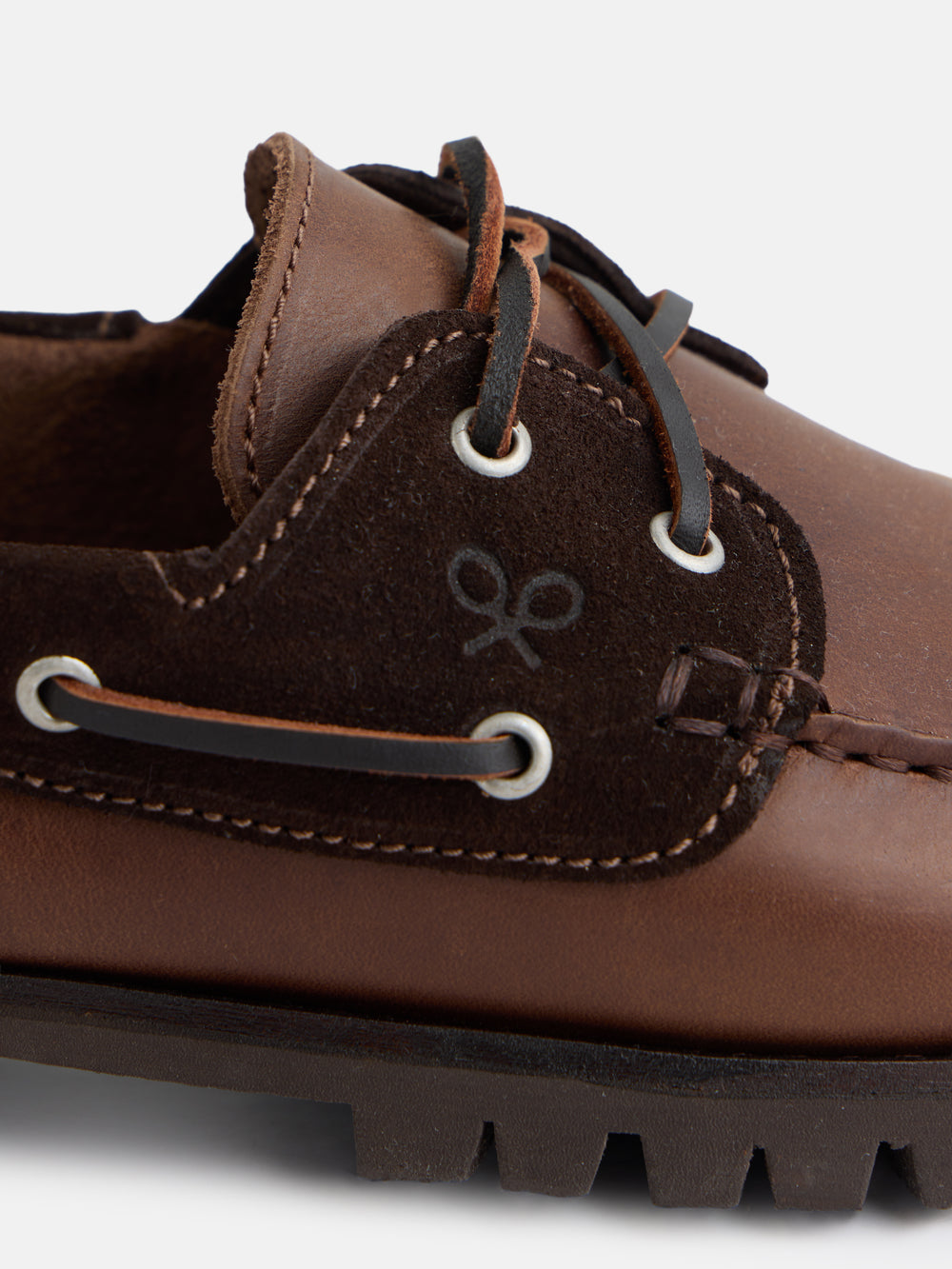 Zapato sport nautico combinado marron oscuro