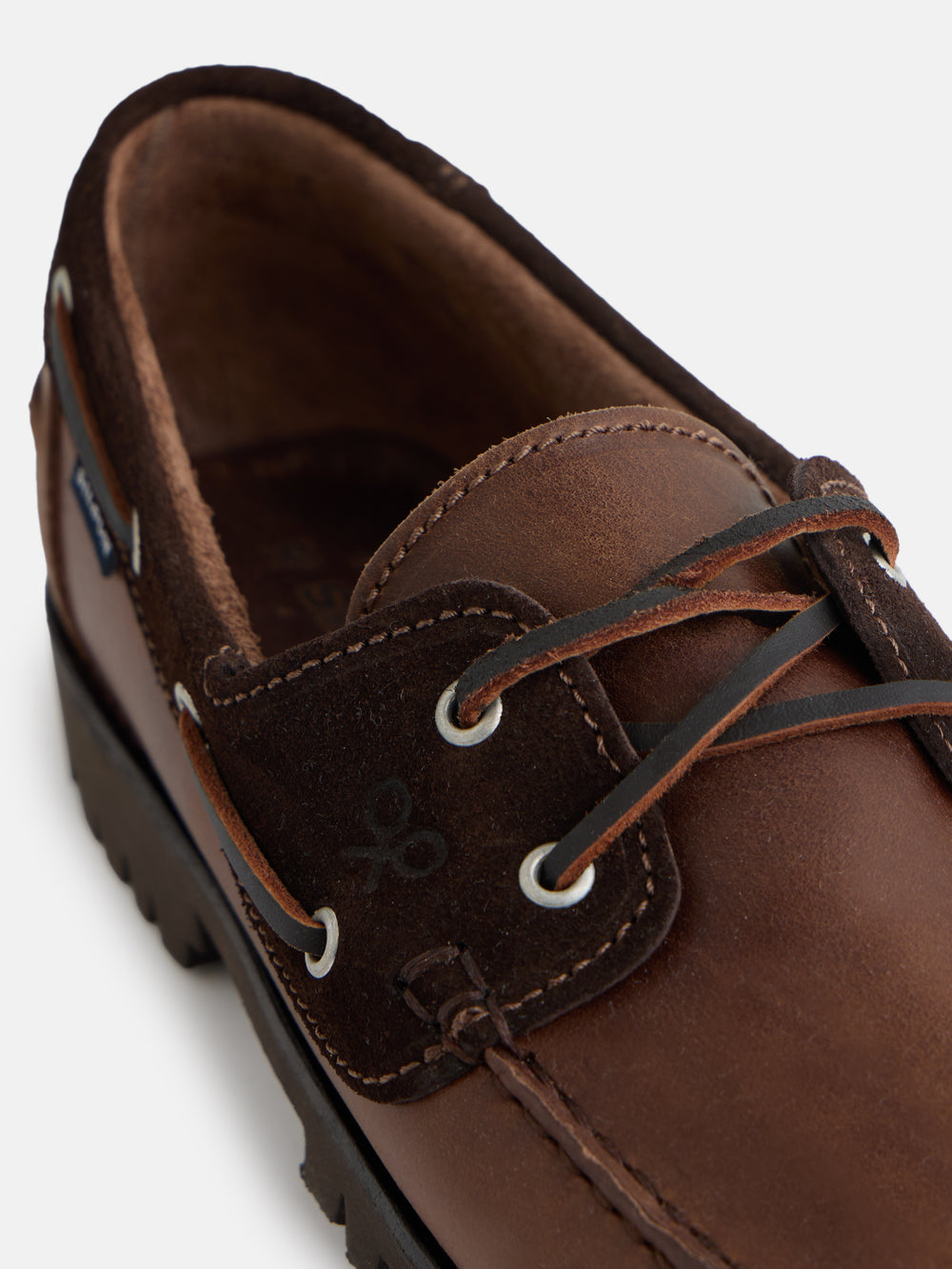 Zapato sport nautico combinado marron oscuro