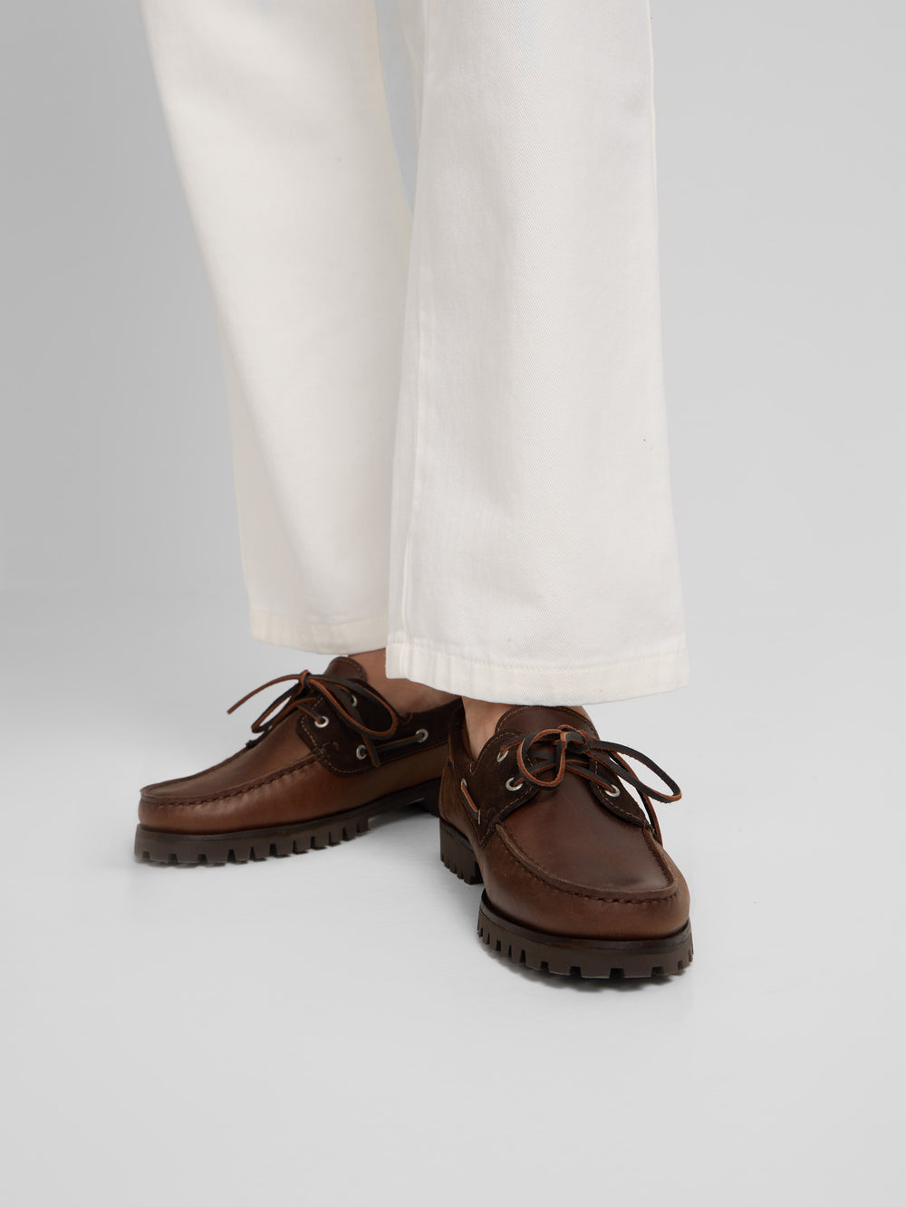 Zapato sport nautico combinado marron oscuro