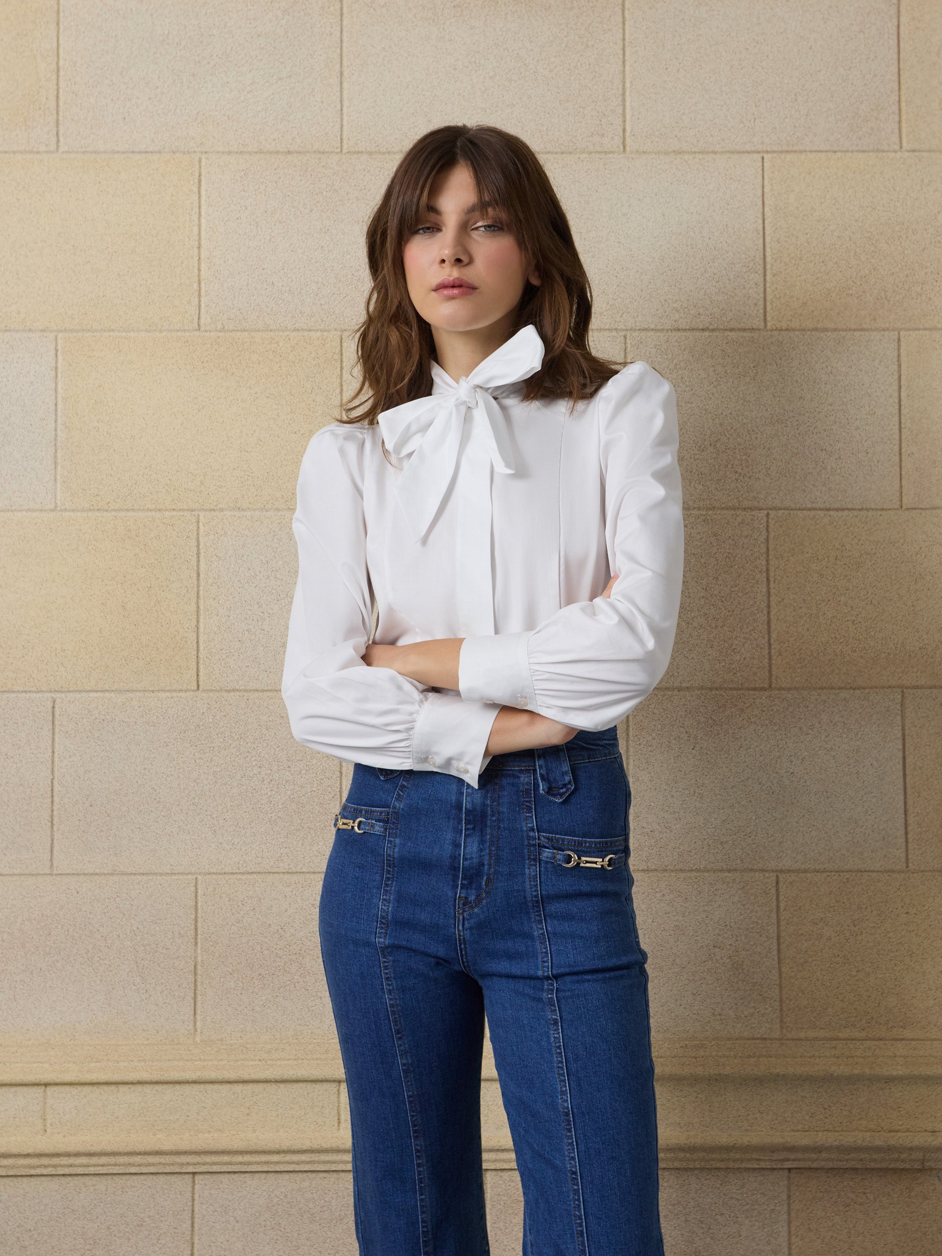 Blusa unique lazada cuello blanca