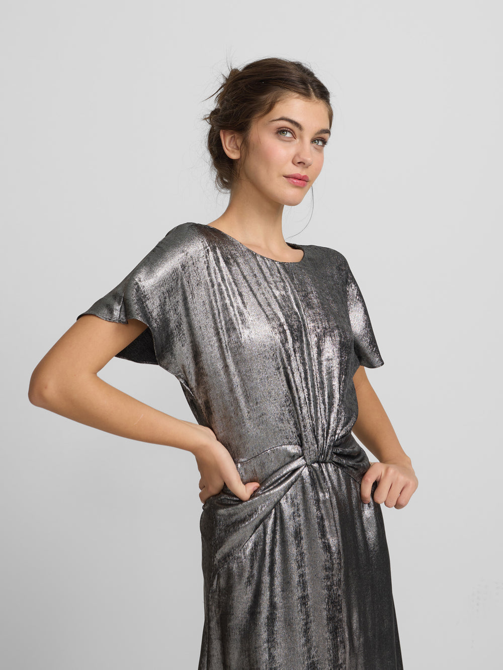 Vestido largo asimetrico plata