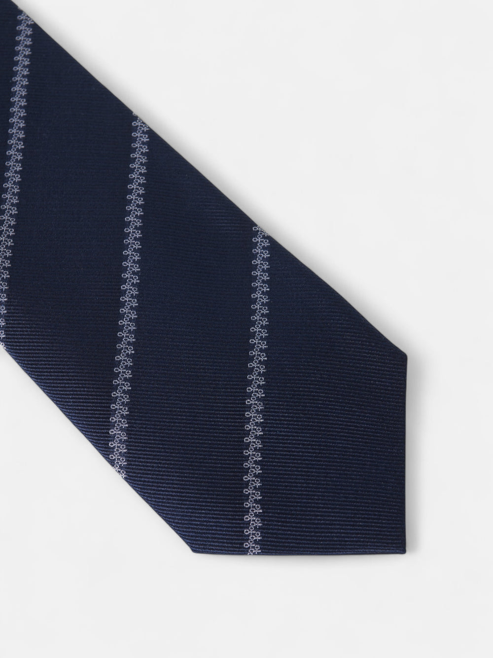 Gravata com padrão de raquetes e riscas azul-marinho