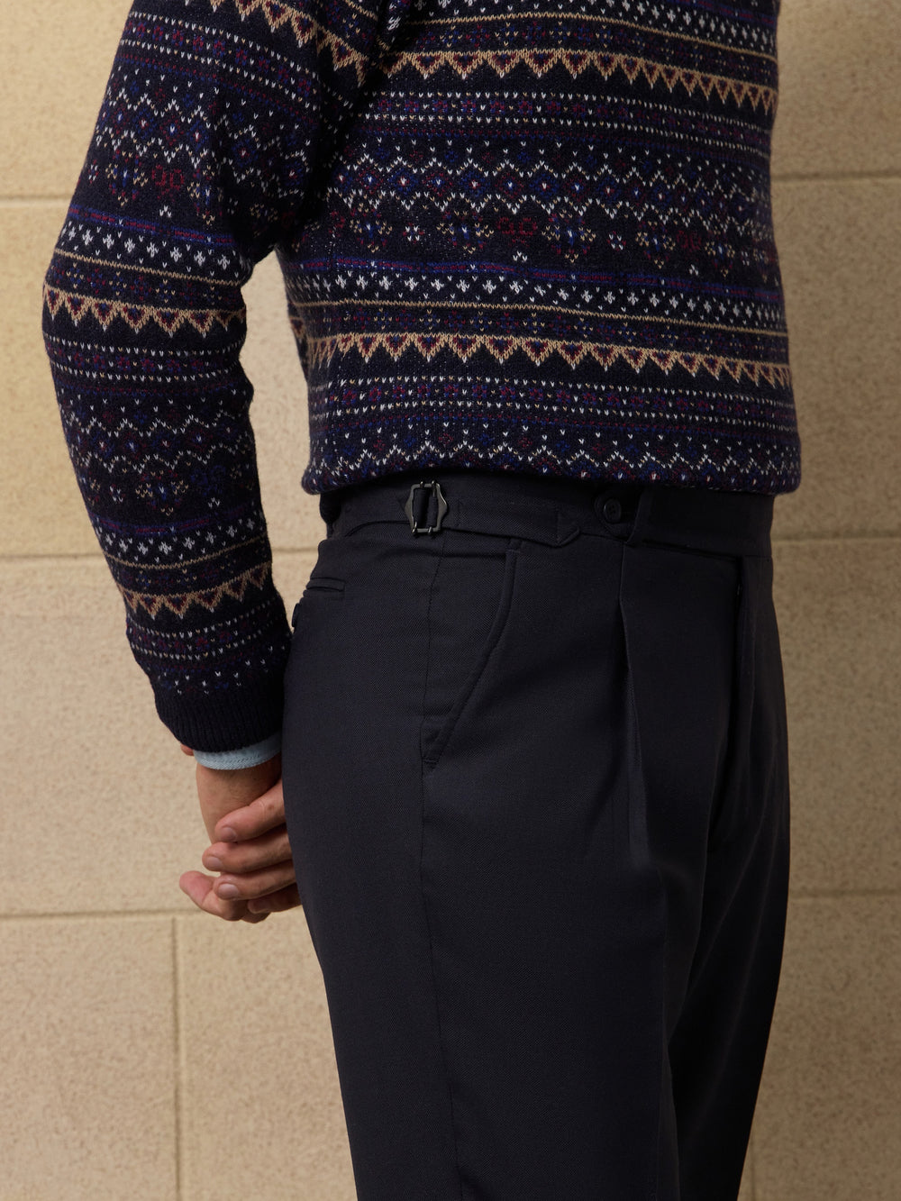 Pantalon plissé bleu marine unique