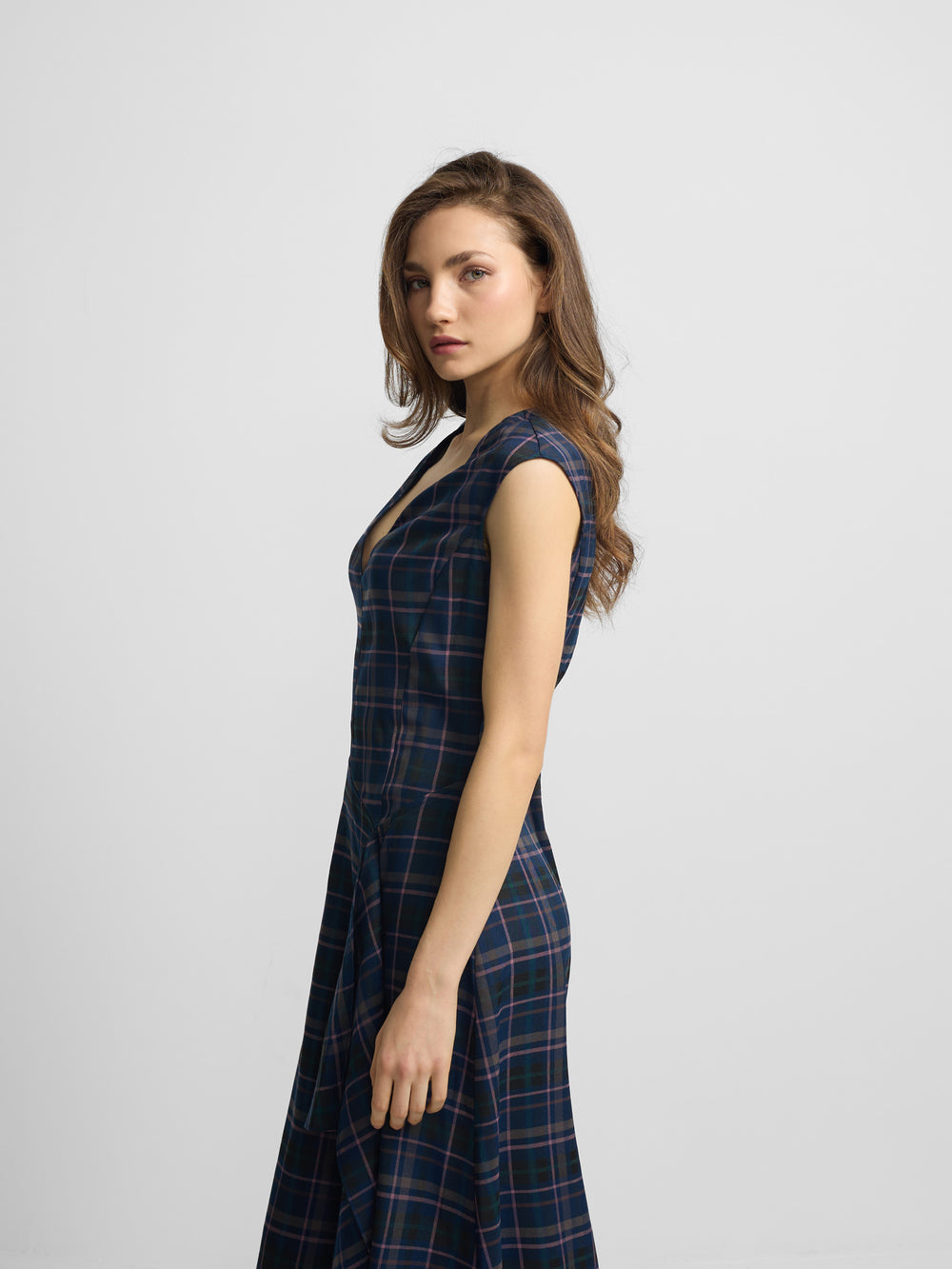 Vestido midi cuadros grises y rosas