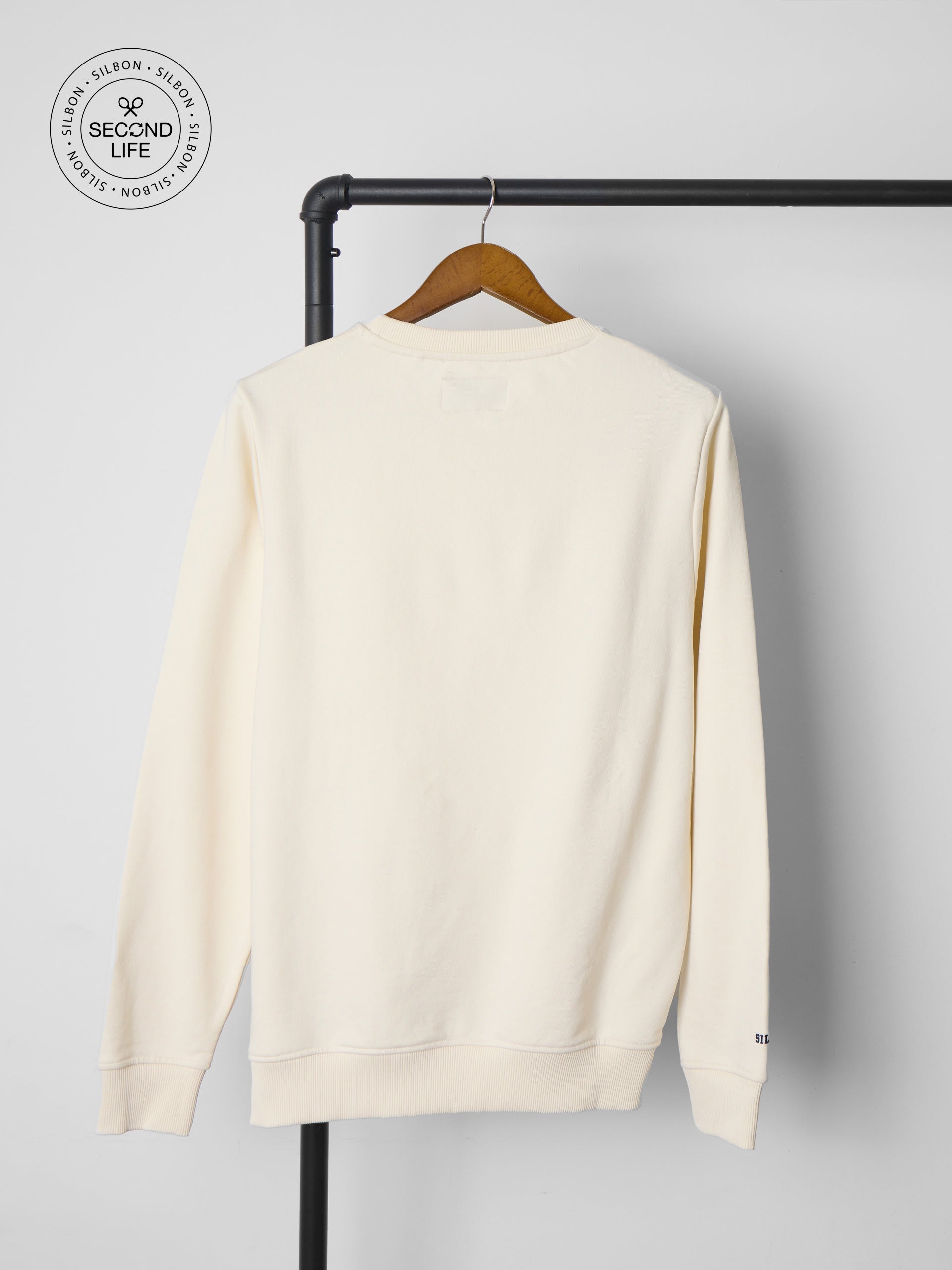 Sweatshirt second life