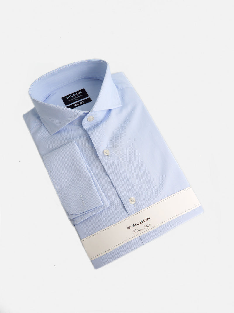 Chemise habillée à fines rayures bleu ciel, poignets doubles