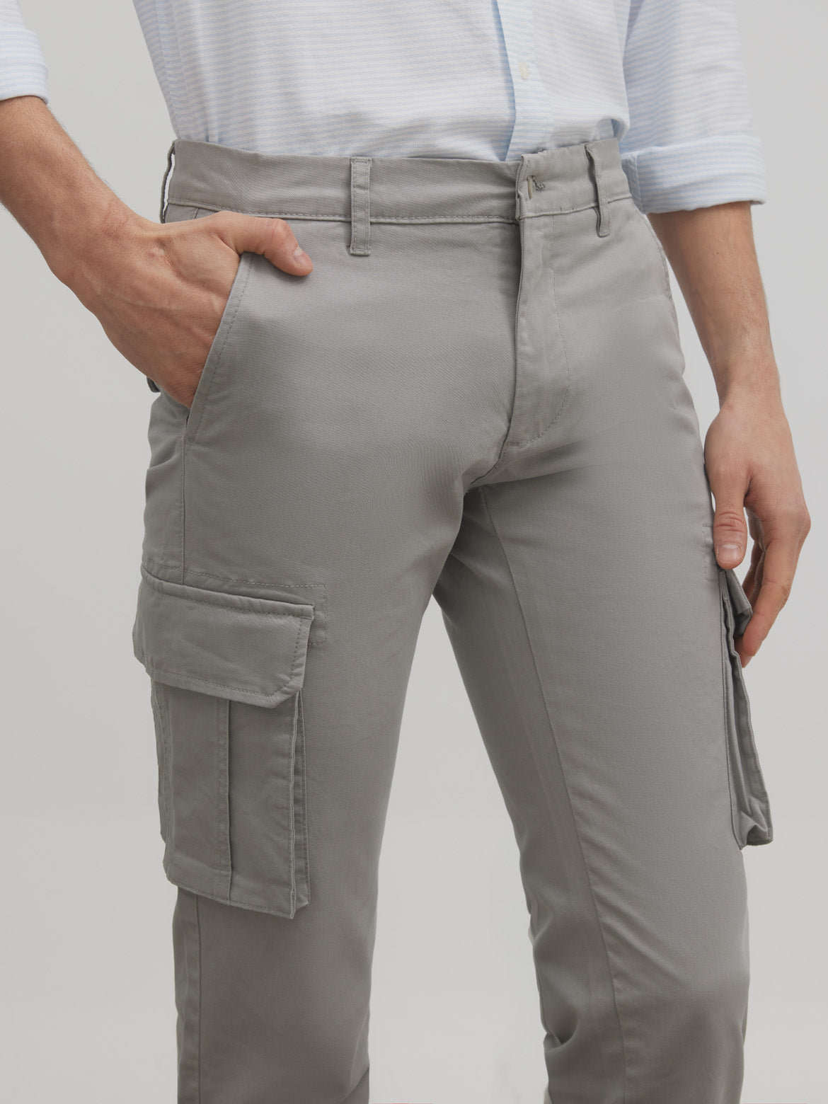 Pantalon sport cargo gris